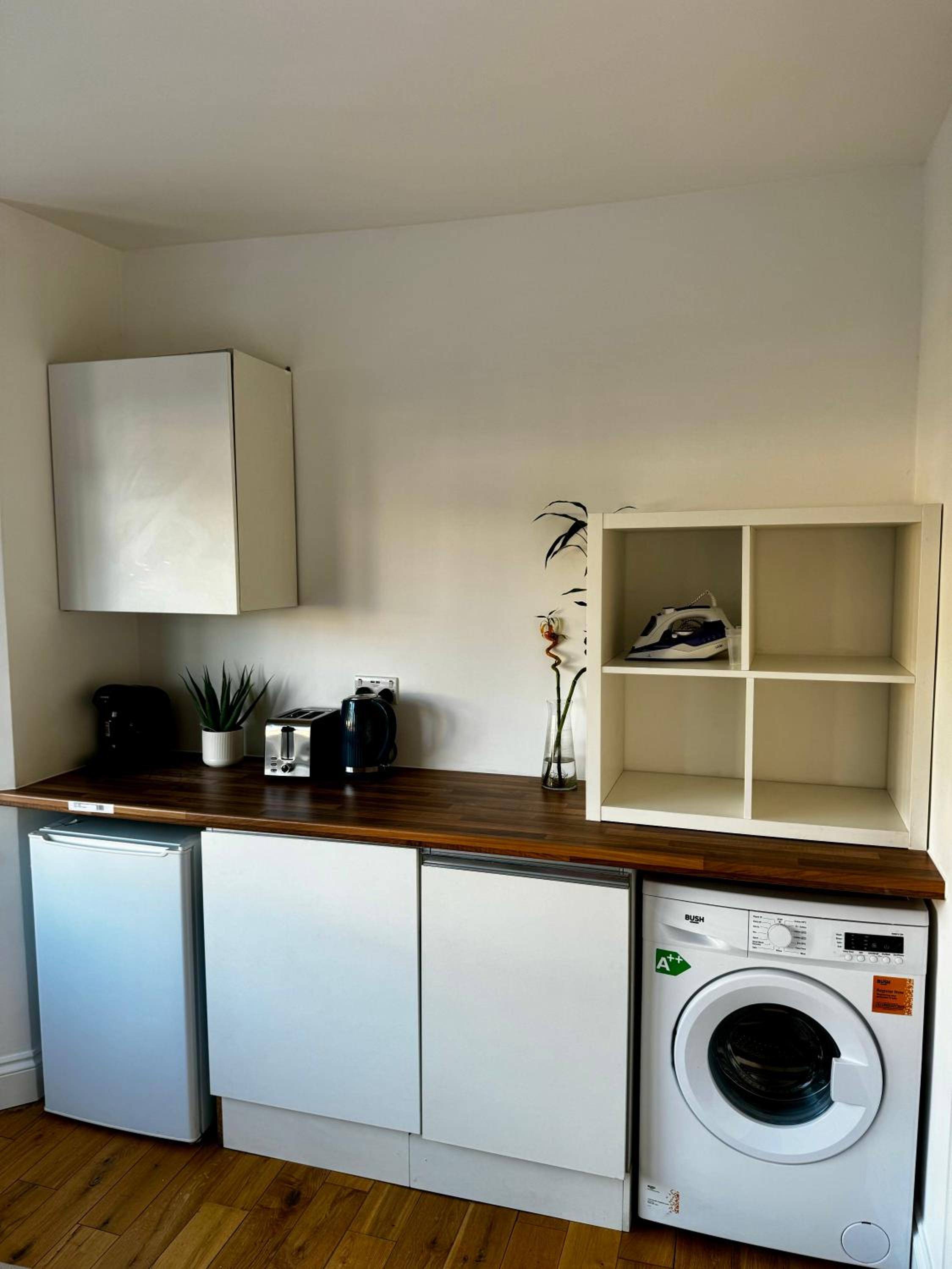 One-Bedroom Apartment photo 3