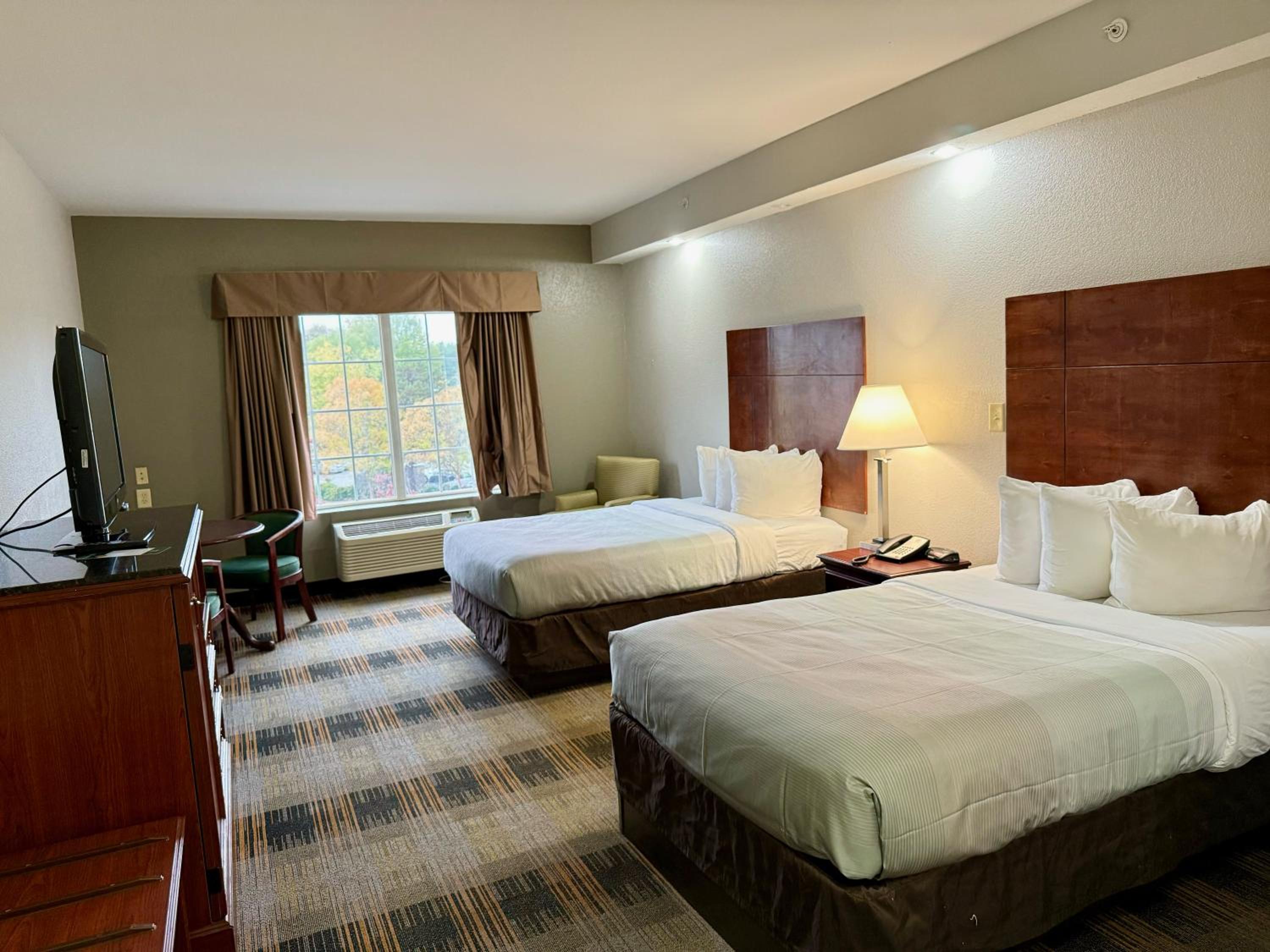 Double Room with Two Double Beds - Non-Smoking - Photo 4