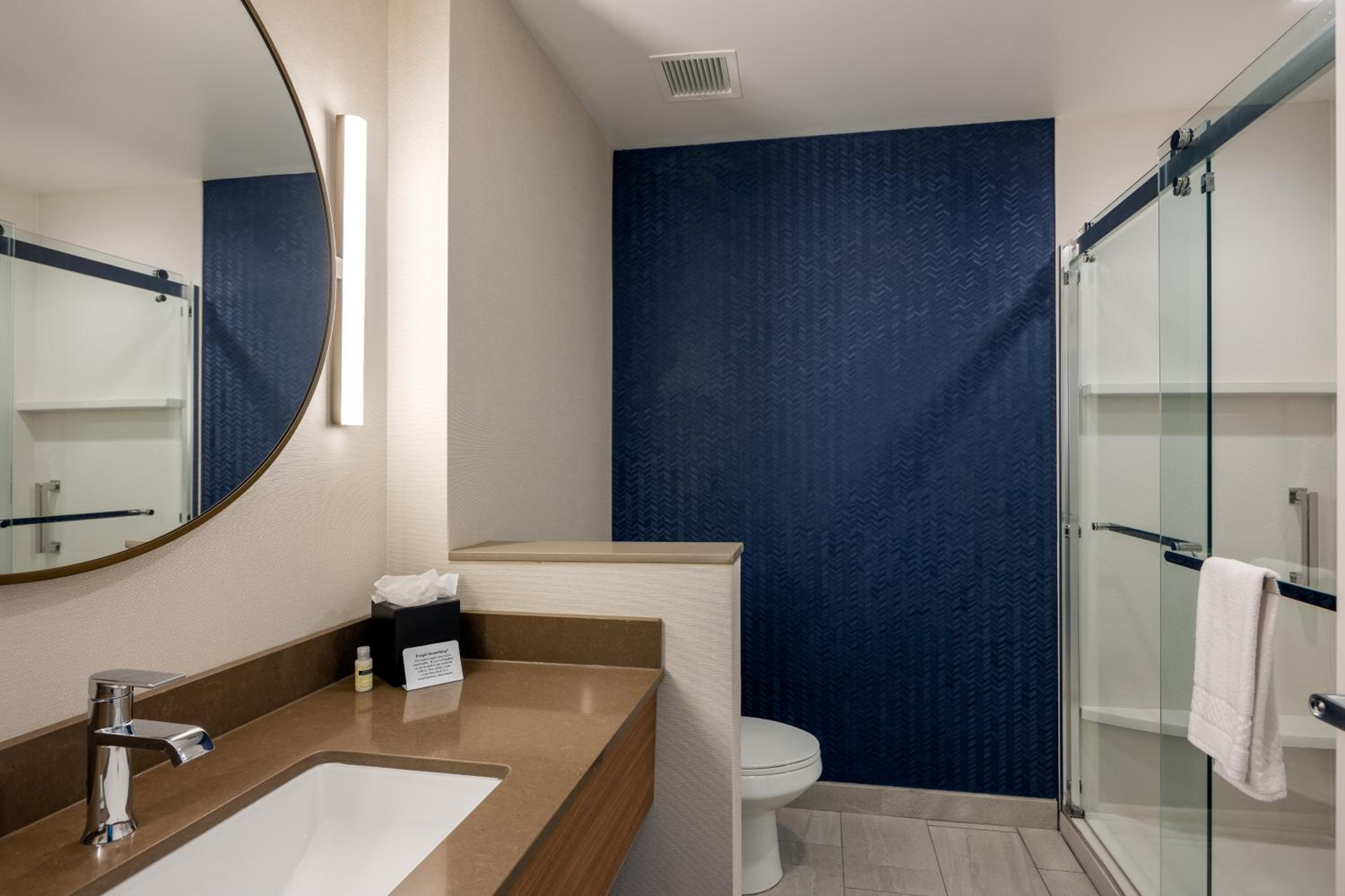 Standard King Room - Photo 2