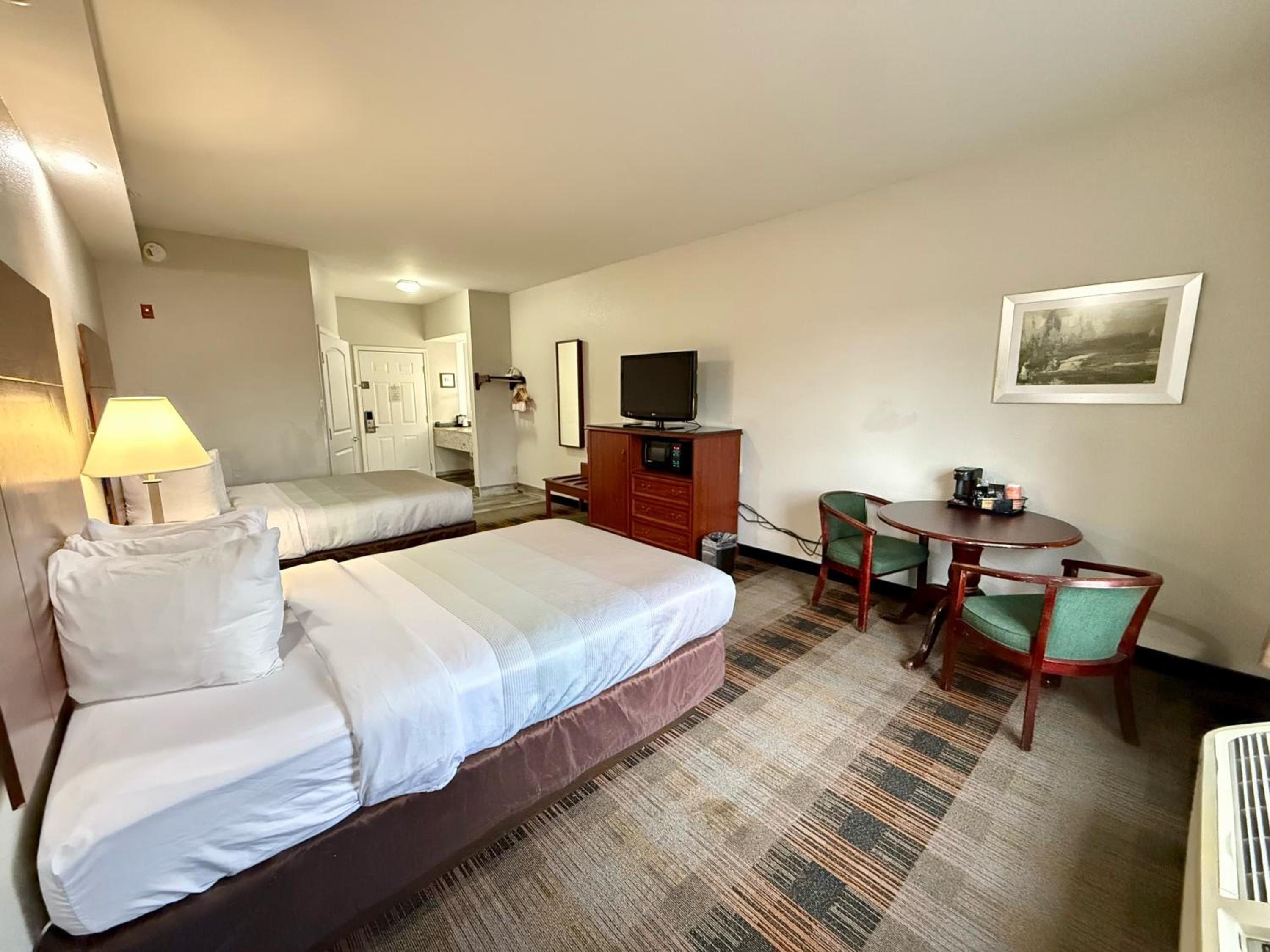Double Room with Two Double Beds - Non-Smoking - Photo 1