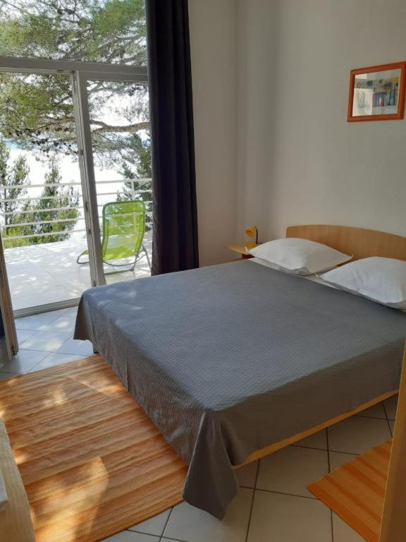 One-Bedroom Apartment - Sea Side