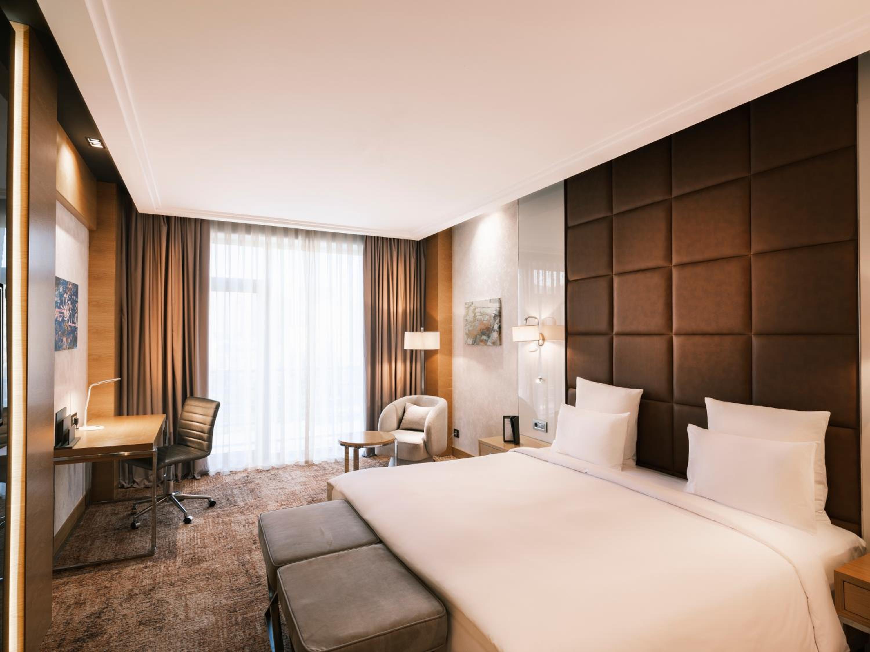 Standard King Room photo 1