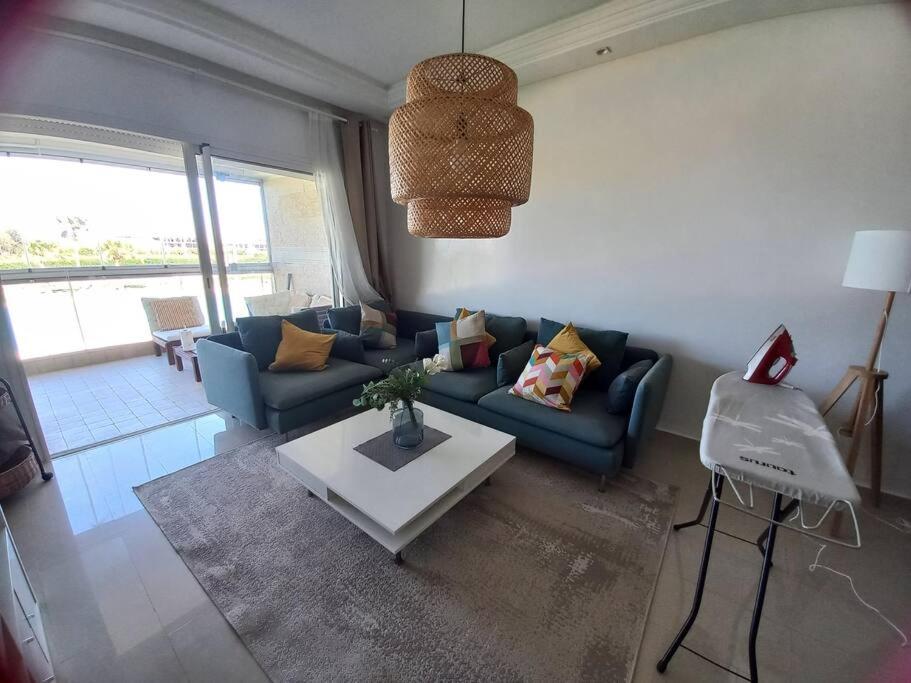 Two-Bedroom Apartment with Pool View photo 2