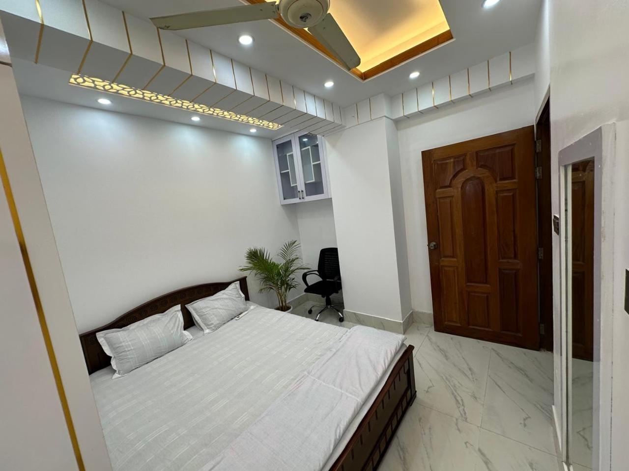 Three-Bedroom Apartment - High Floor photo 3