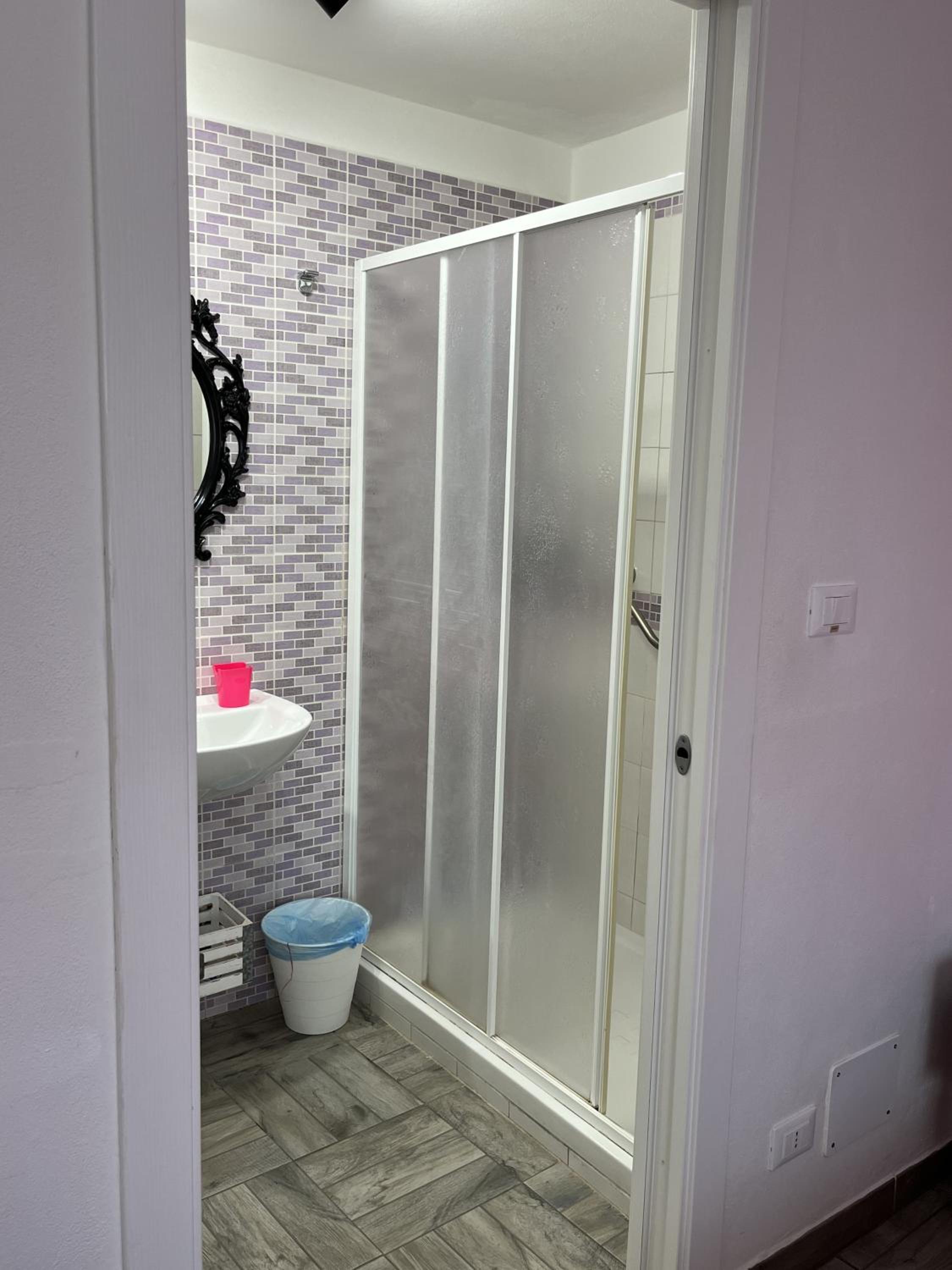 Triple Room - Photo 13