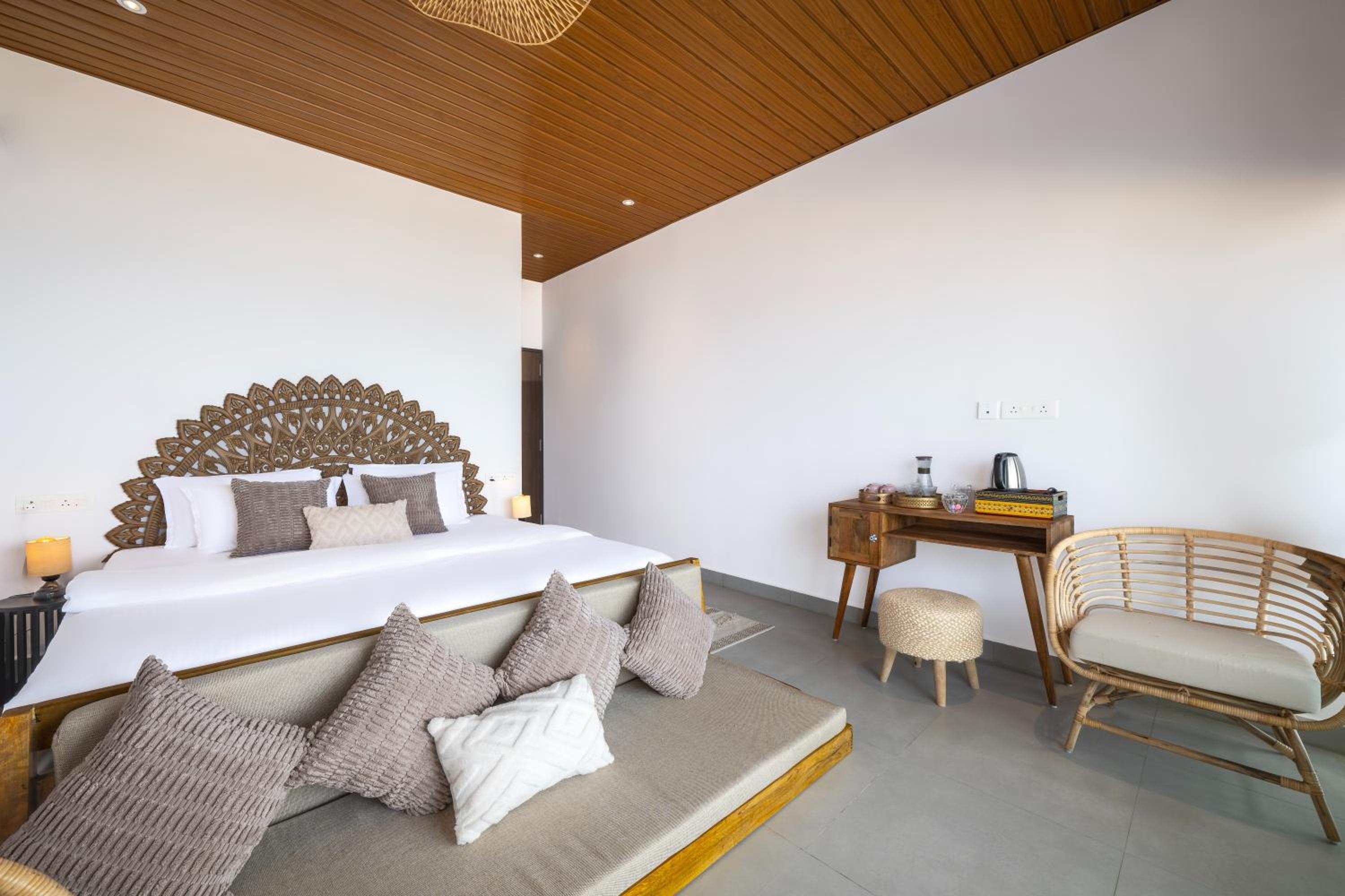 Deluxe Rooftop Seafront with Bathtub - 10% off on Spa session for couples