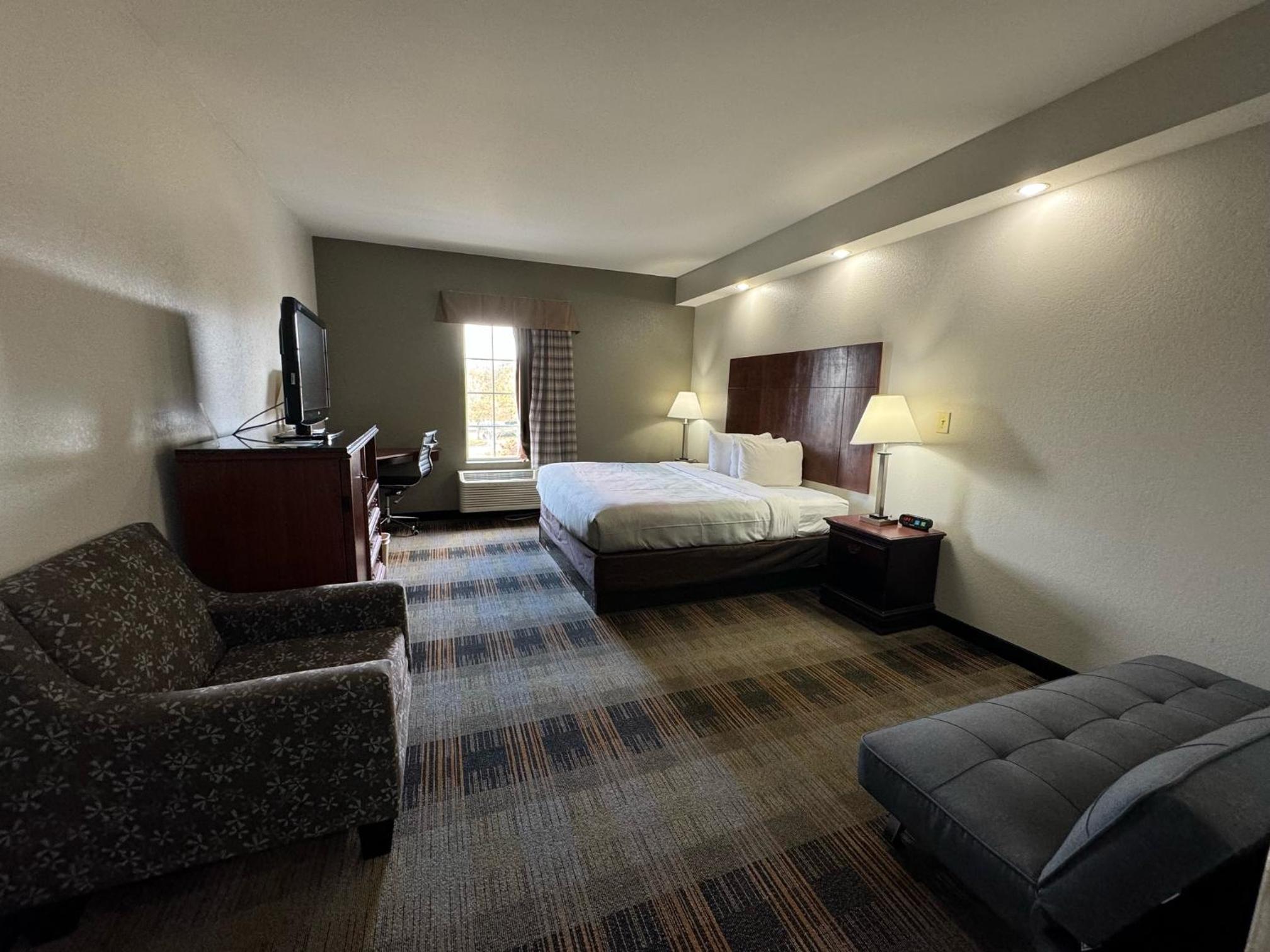 King Room - Accessible/Non-Smoking - Photo 4