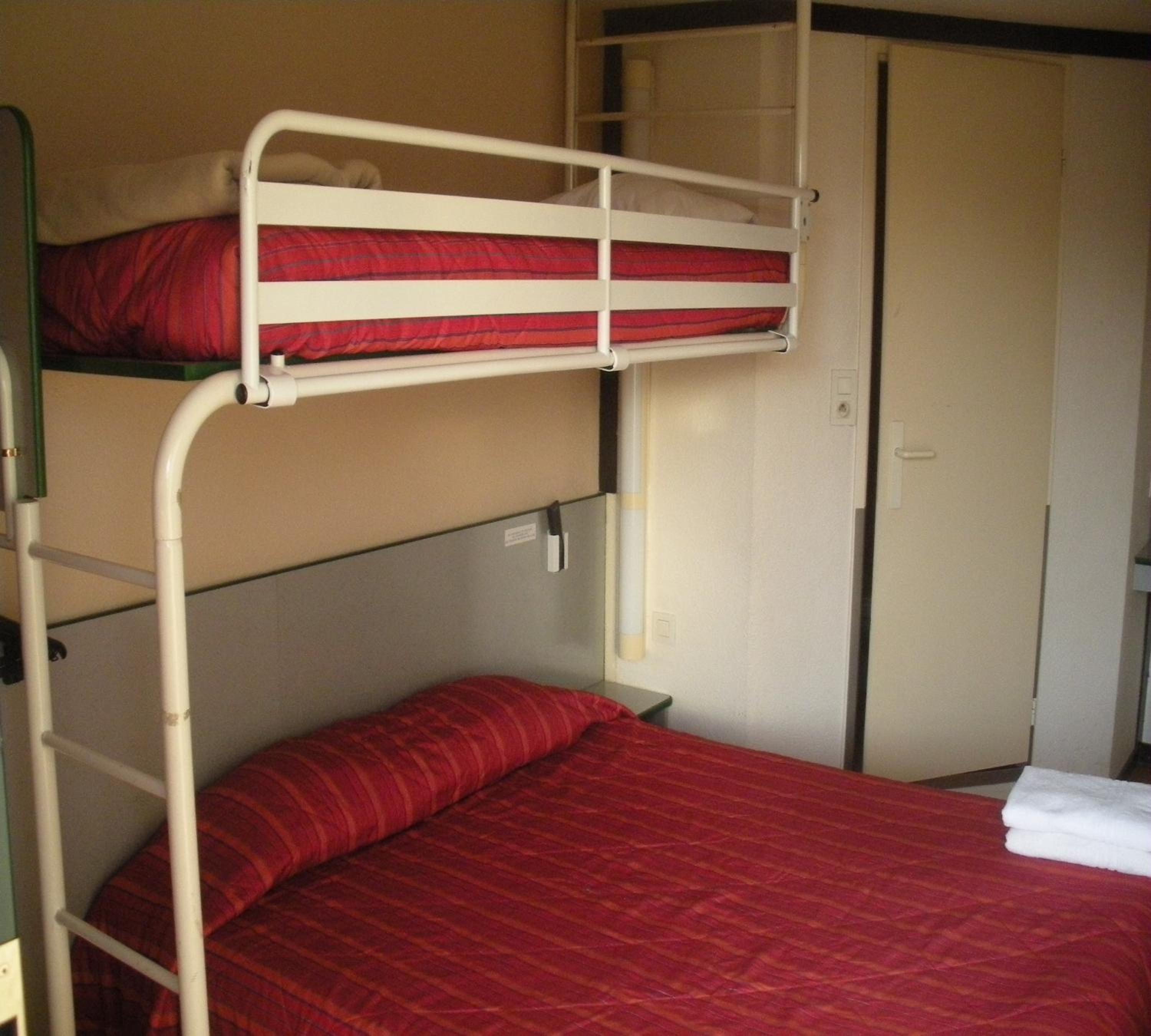 Standard Queen Room - Photo 3