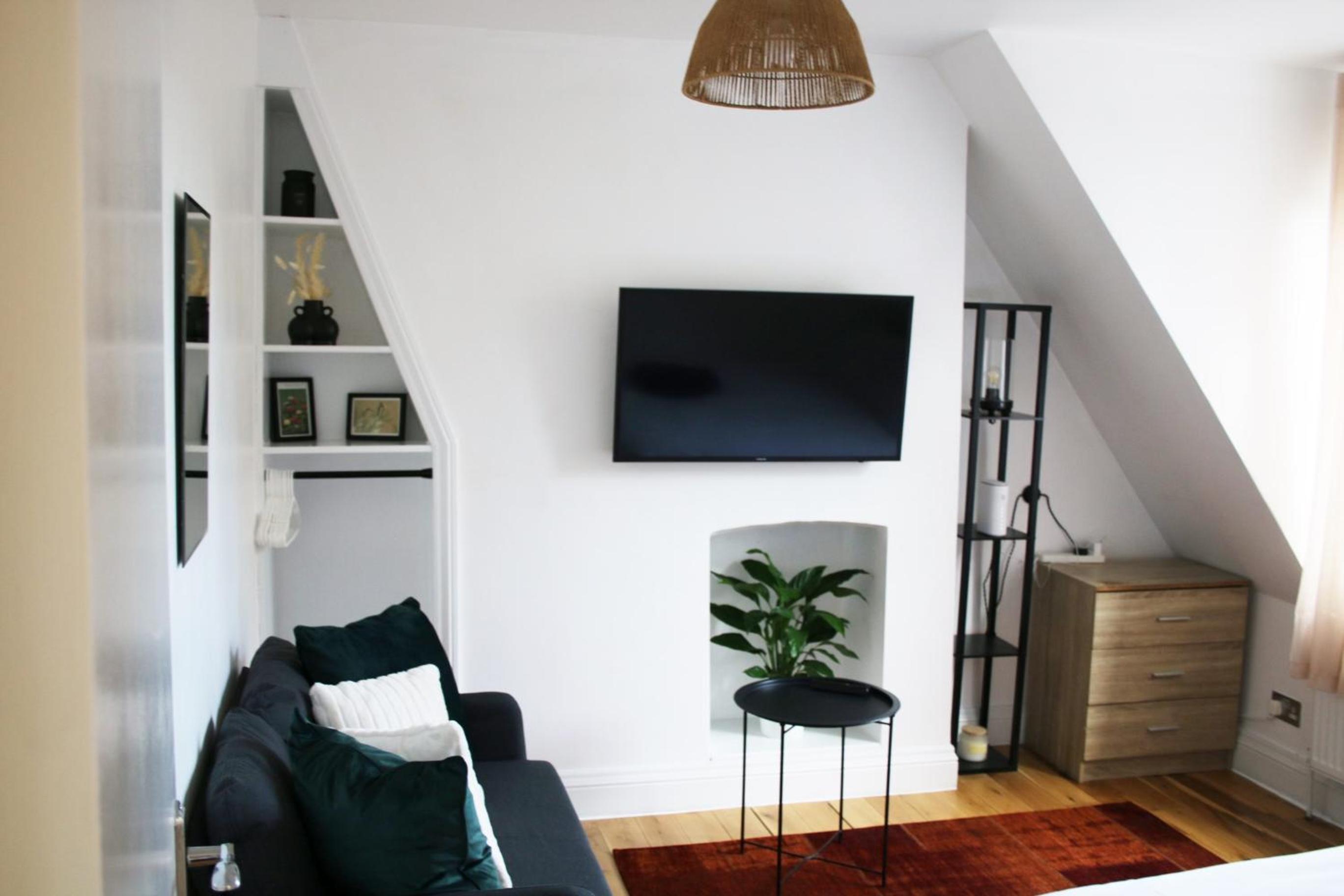 Three-Bedroom Apartment photo 1