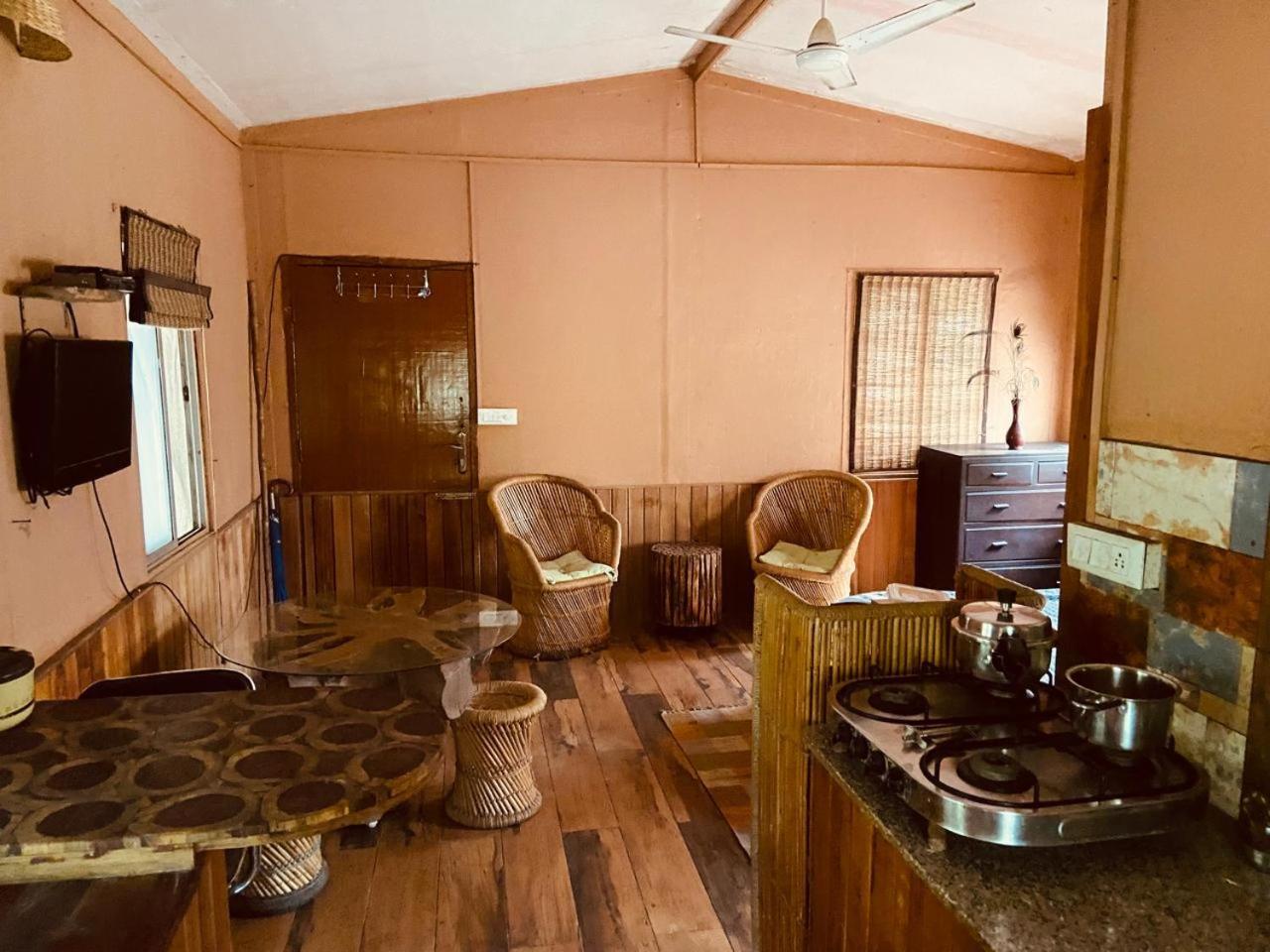 Standard Family Room photo 3