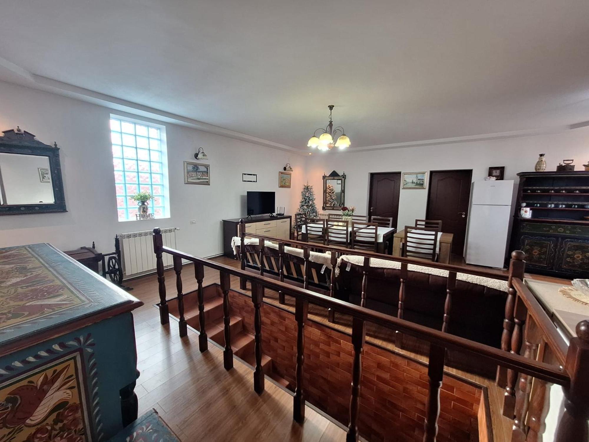 Three-Bedroom Apartment - High Floor photo 1