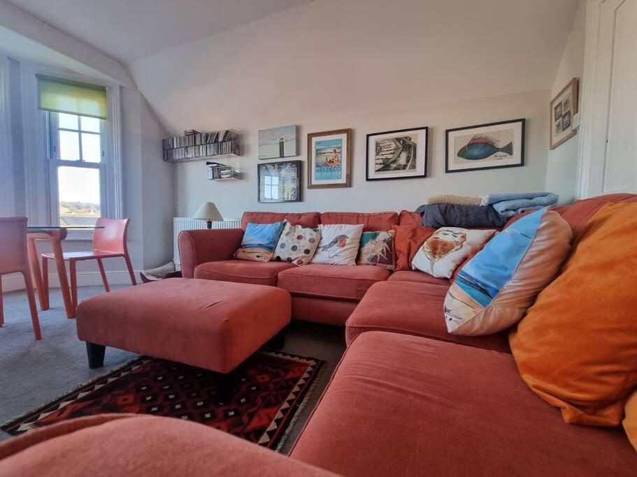 Three-Bedroom Apartment photo 1