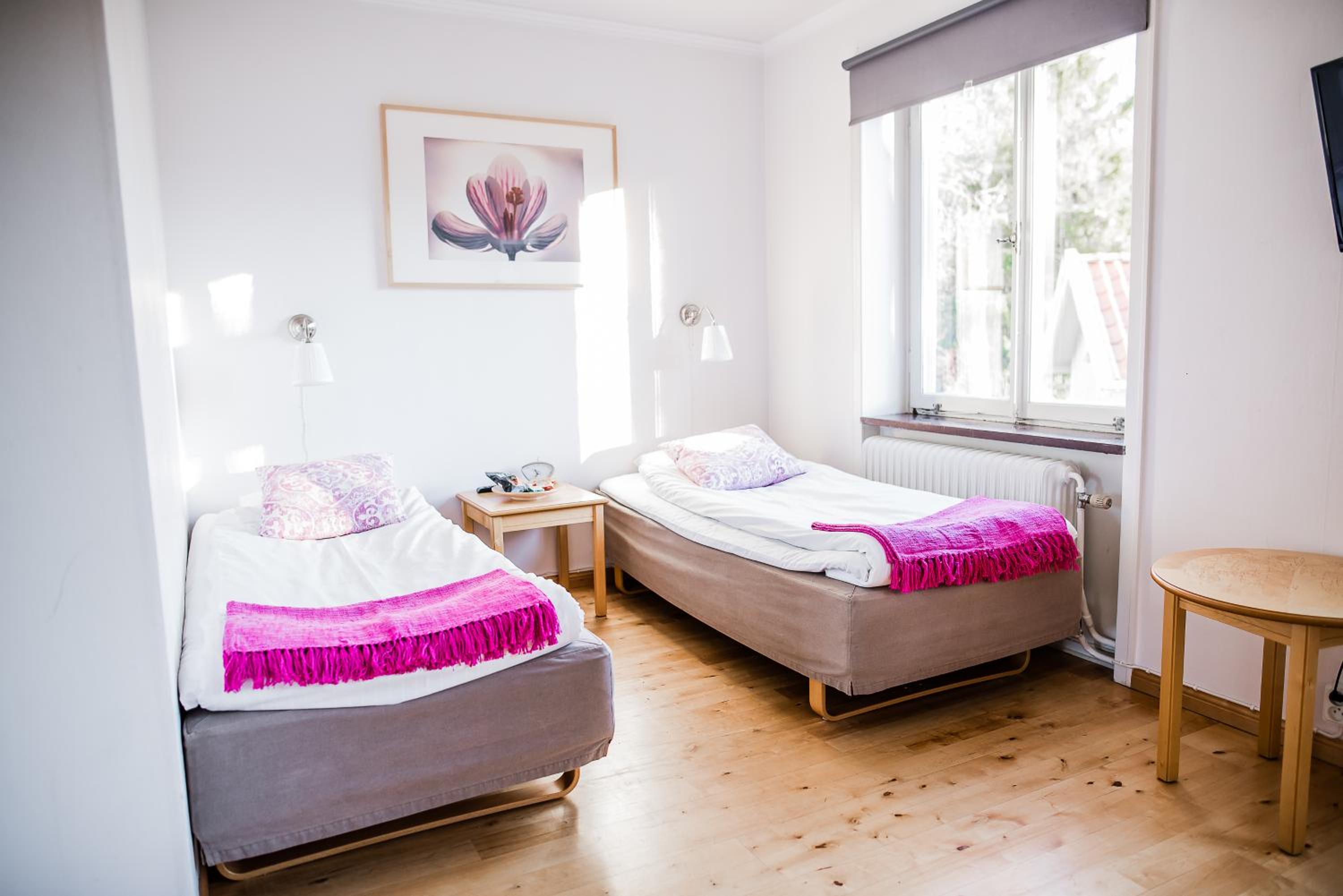 Twin Room - Photo 1