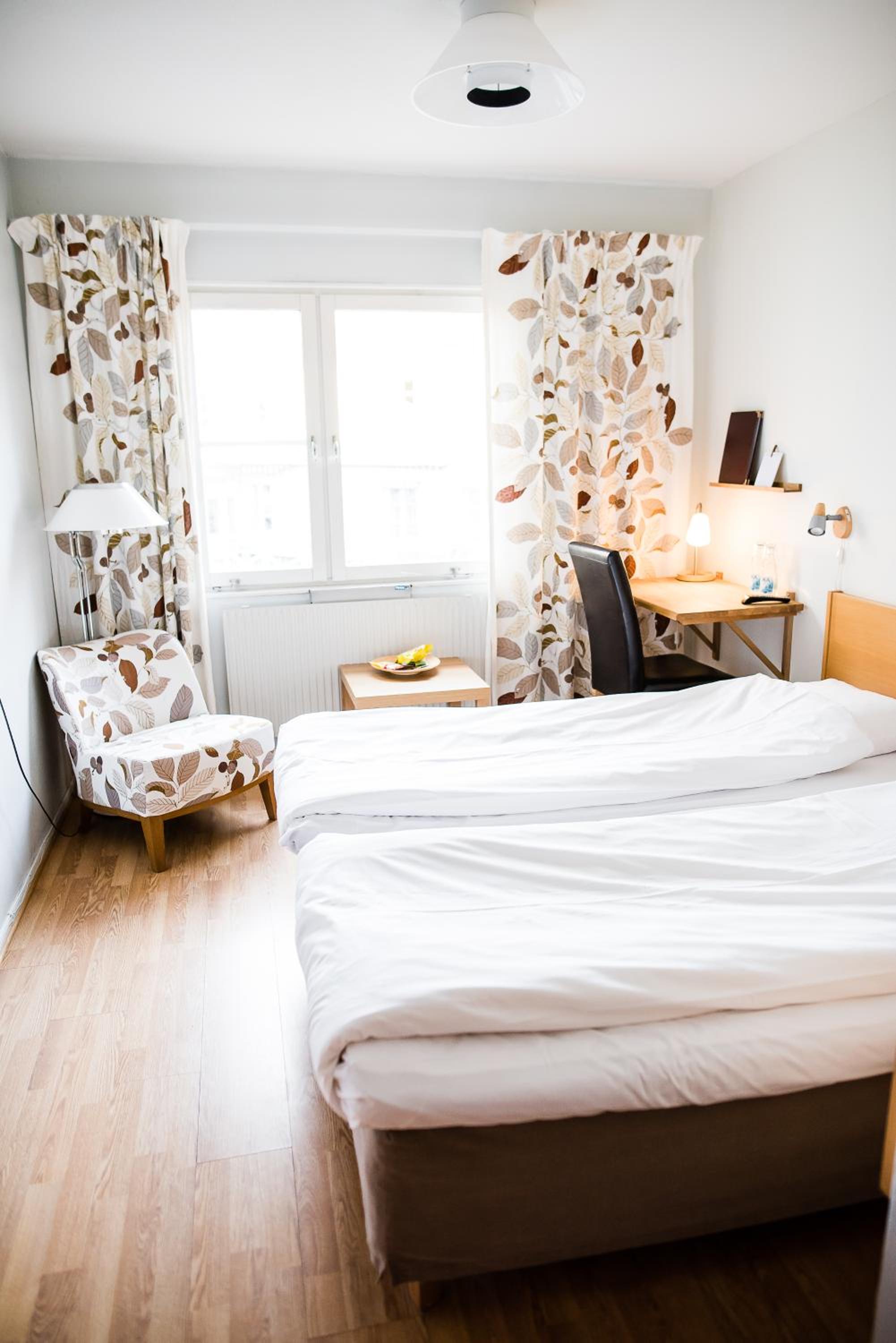 Twin Room - Photo 3