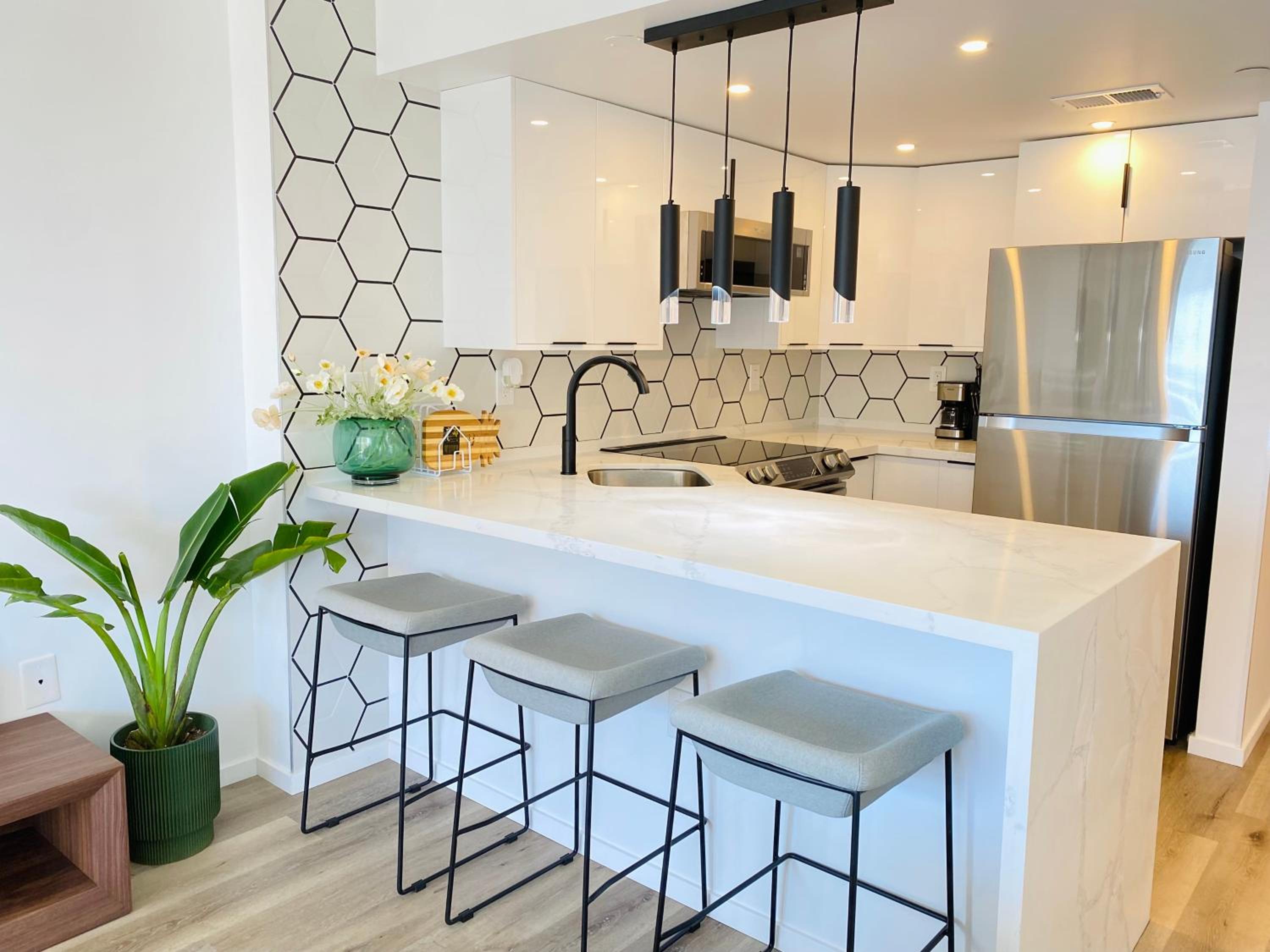 Panoramic Oceanview Resort - Full Kitchen in Each Unit, 2 Swimming Pools, Onsite Restaurants, Fireworks Every Friday: One-Bedroom Apartment - Oceanfront photo