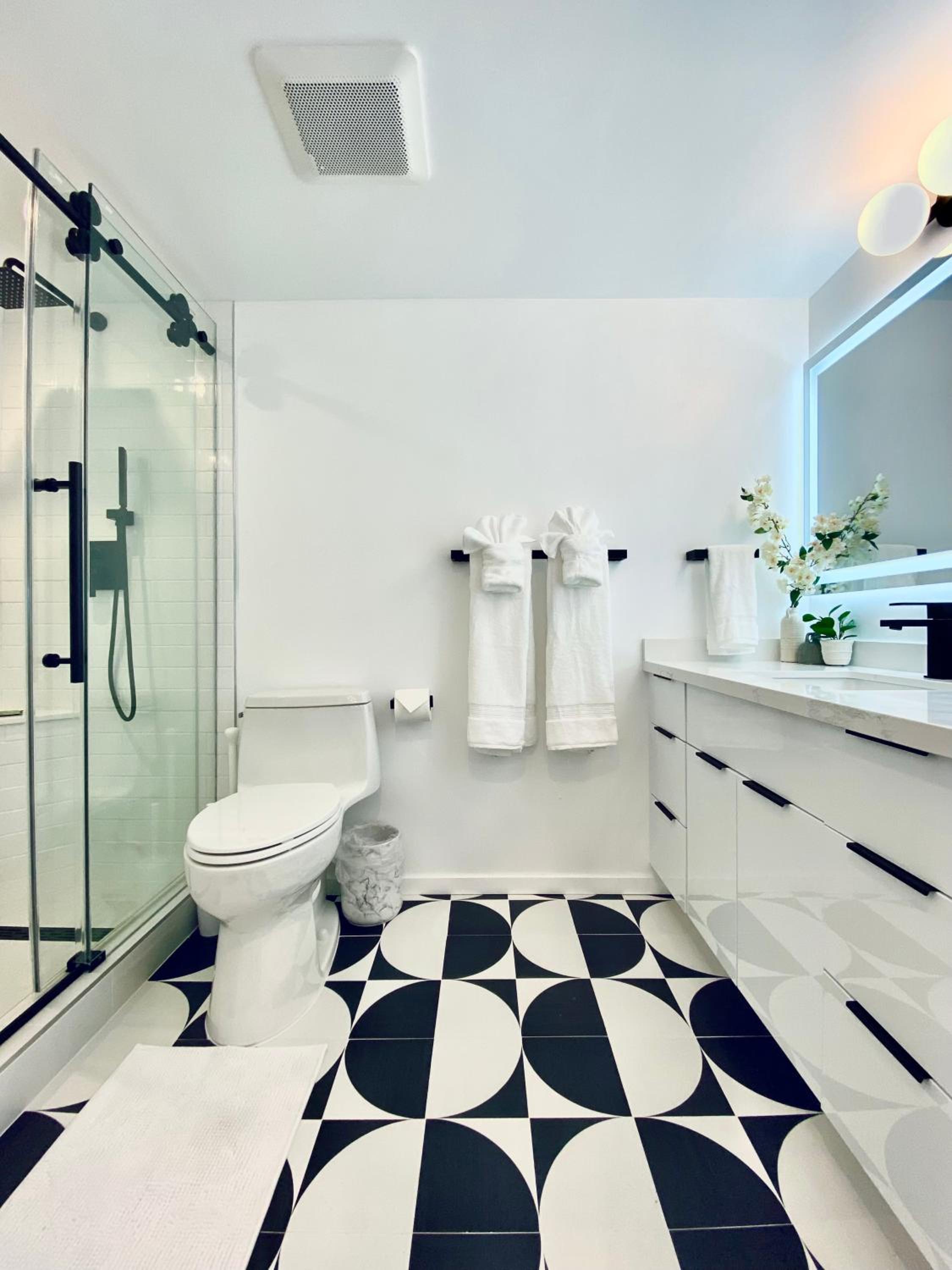 Panoramic Oceanview Resort - Full Kitchen in Each Unit, 2 Swimming Pools, Onsite Restaurants, Fireworks Every Friday: One-Bedroom Apartment - Oceanfront photo
