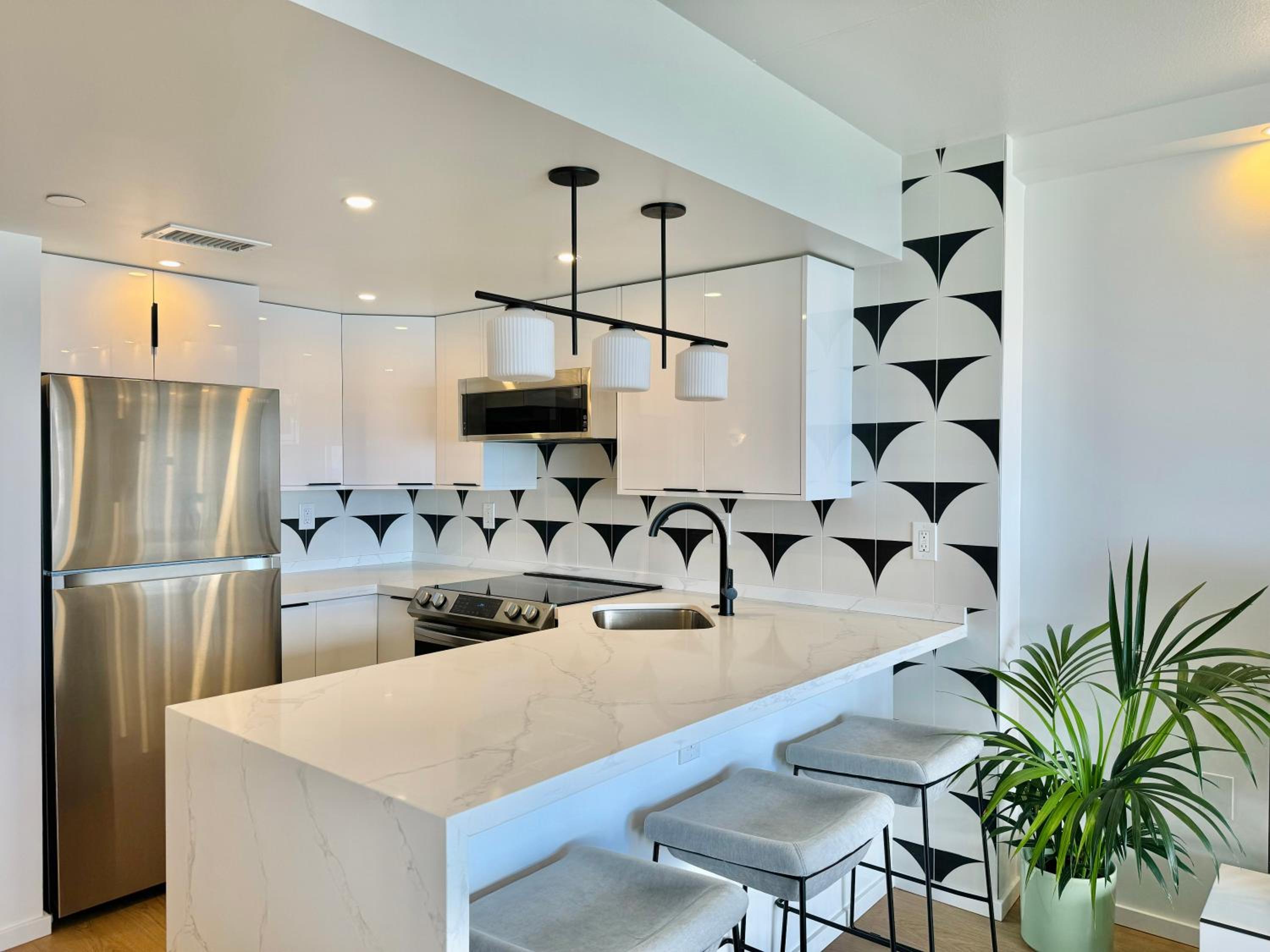 Panoramic Oceanview Resort - Full Kitchen in Each Unit, 2 Swimming Pools, Onsite Restaurants, Fireworks Every Friday: One-Bedroom Apartment - Oceanfront photo