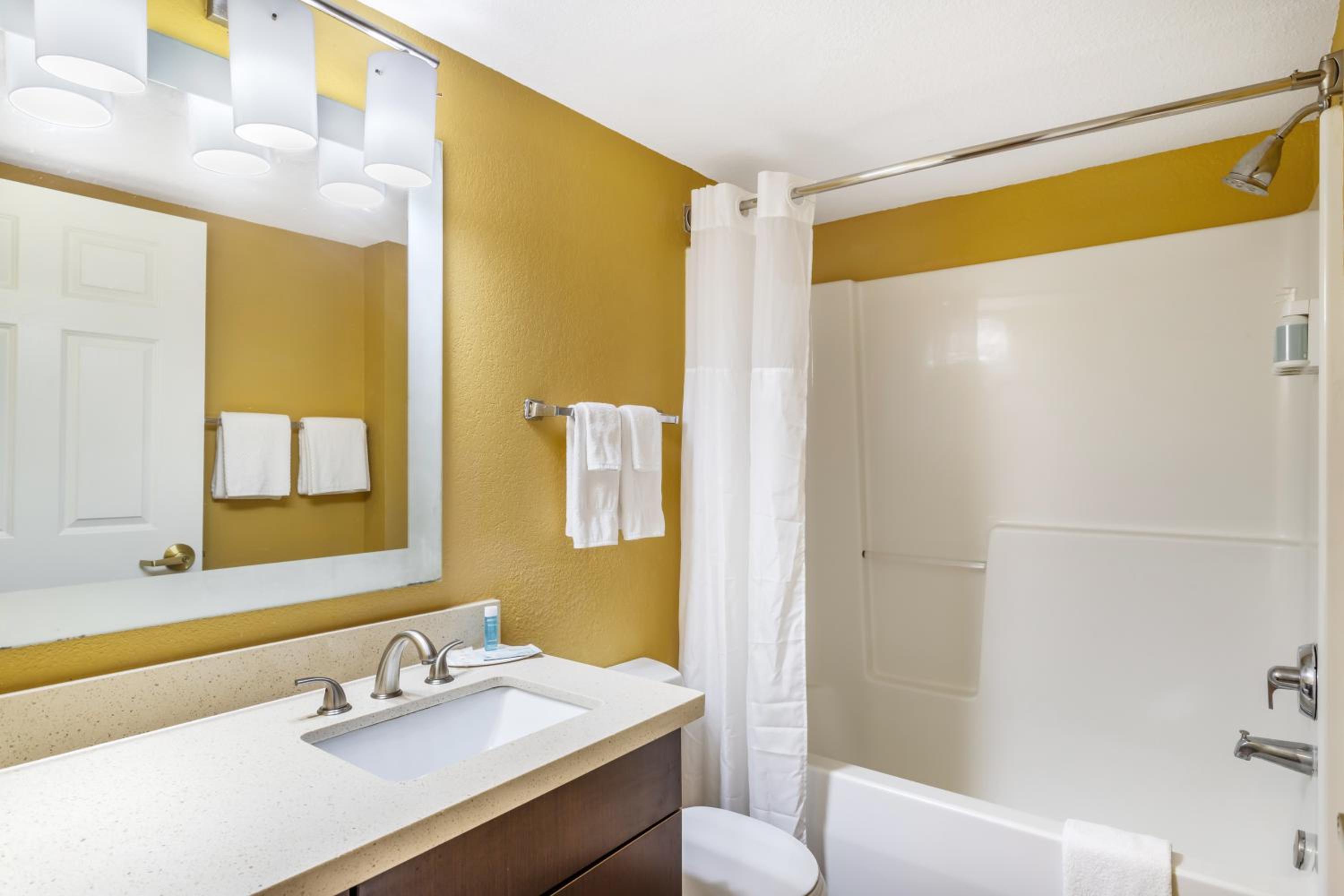 MainStay Suites Houston NASA-Clear Lake, Photo 4