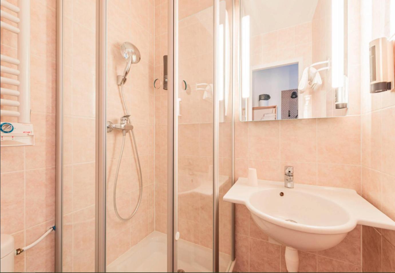 Double Room - Photo 4