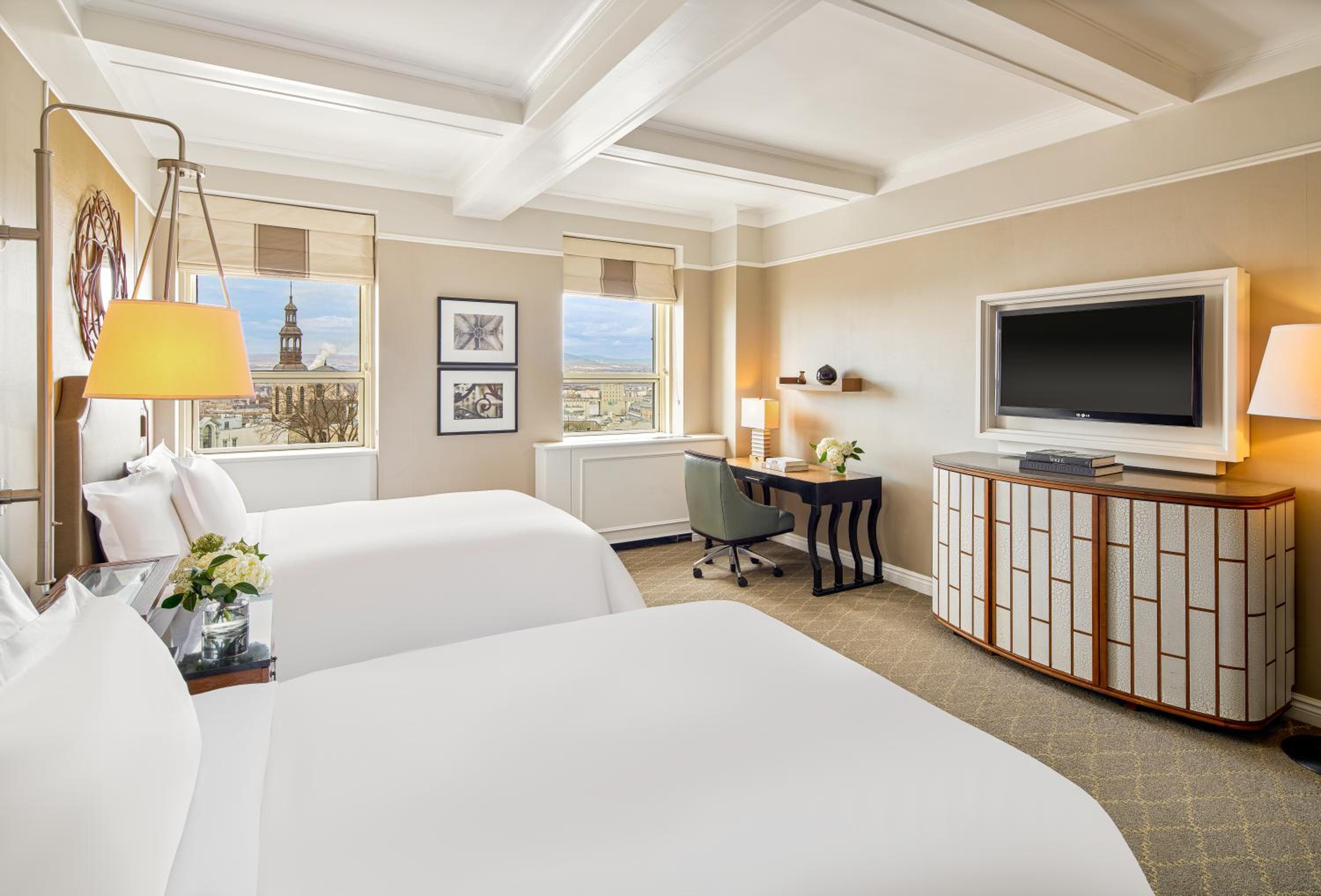 Deluxe Double Room with Two Double Beds and City View thumbnail 5