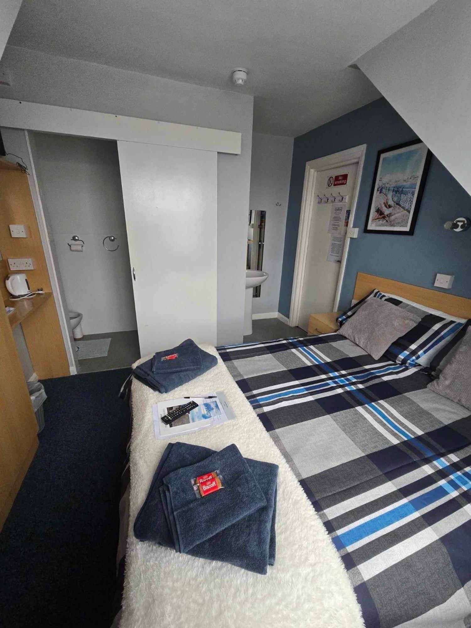 Budget Double Room photo 1
