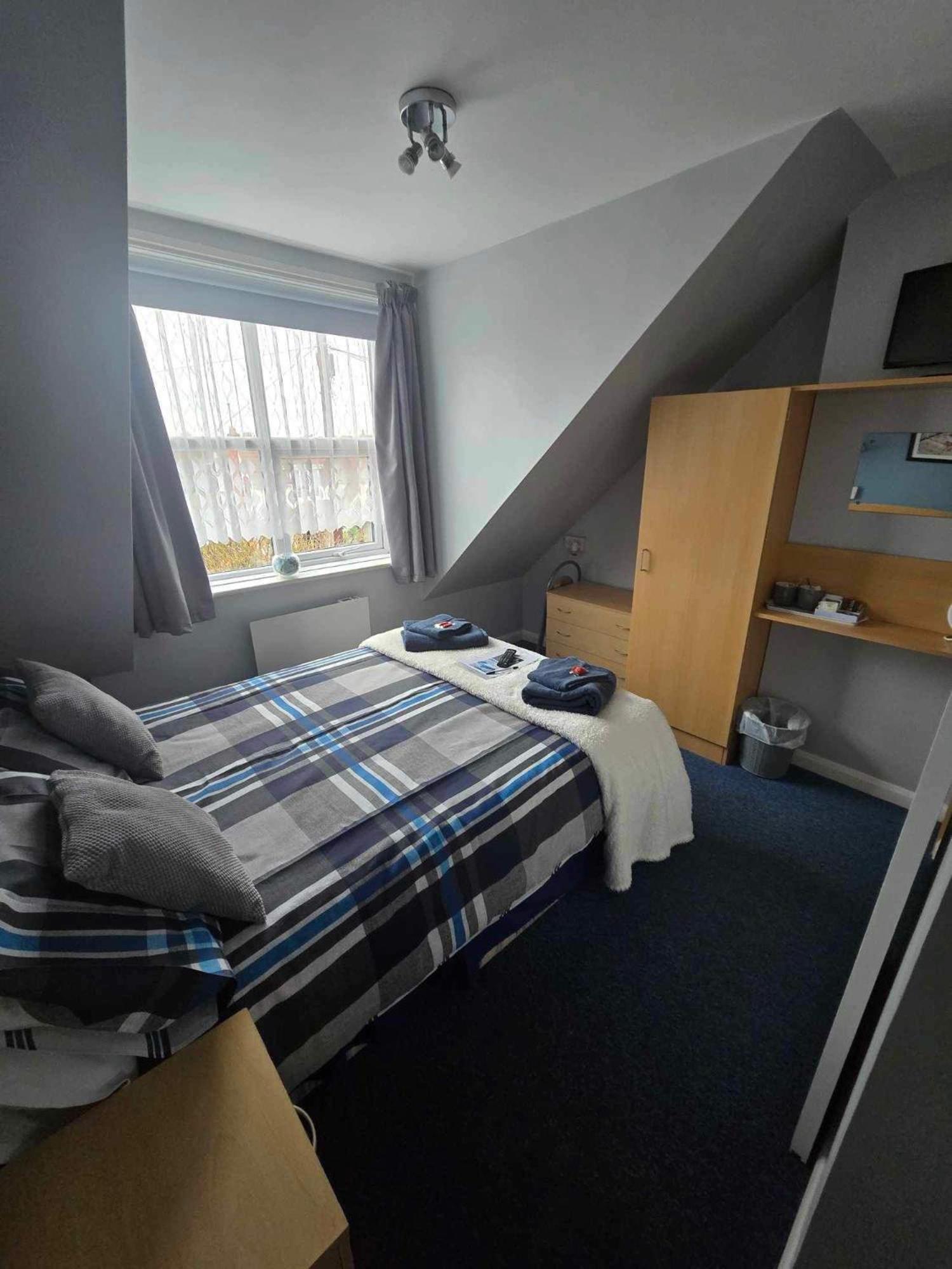 Budget Double Room photo 2