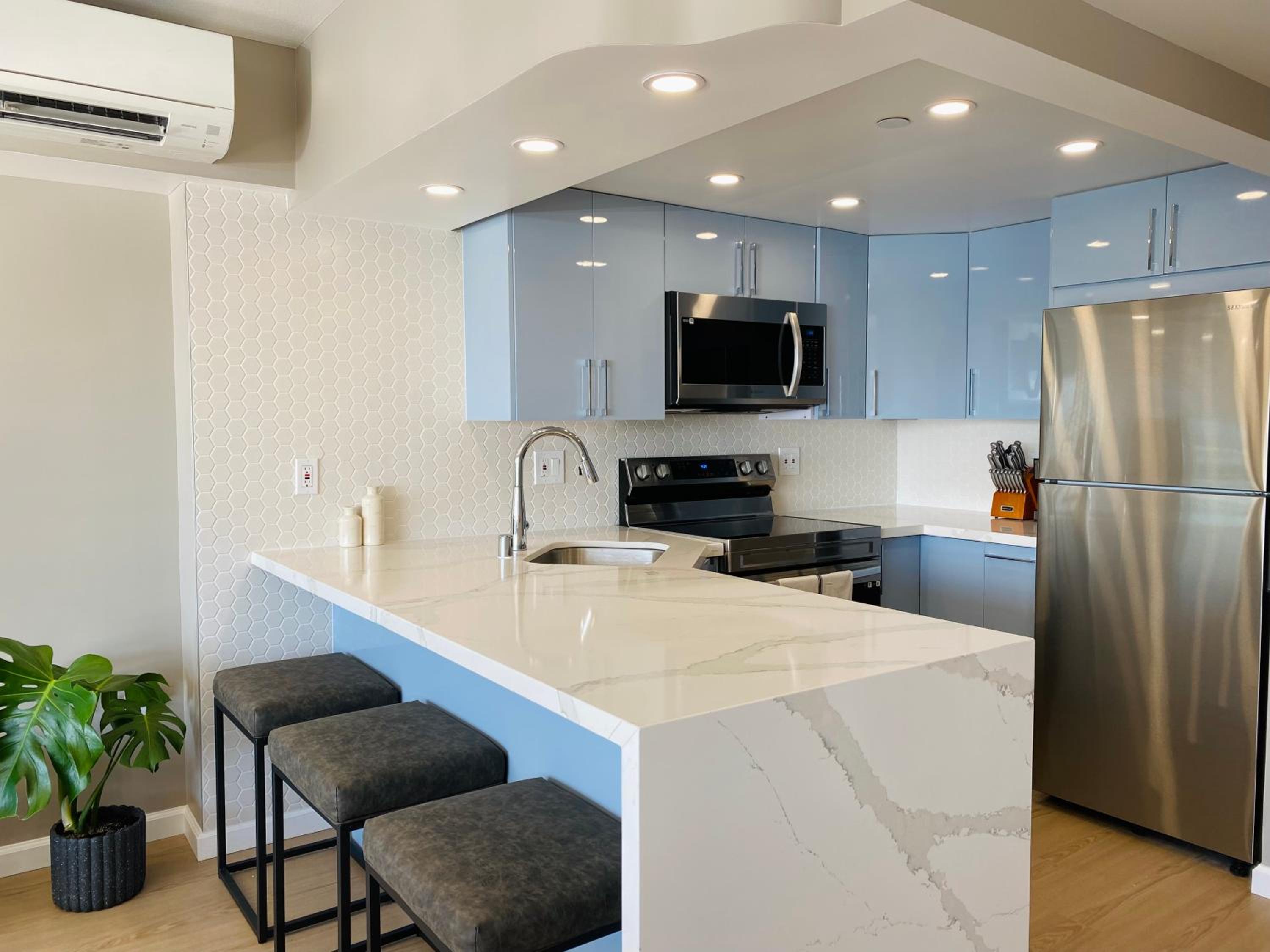 Panoramic Oceanview Resort - Full Kitchen in Each Unit, 2 Swimming Pools, Onsite Restaurants, Fireworks Every Friday: One-Bedroom Apartment - Oceanfront photo