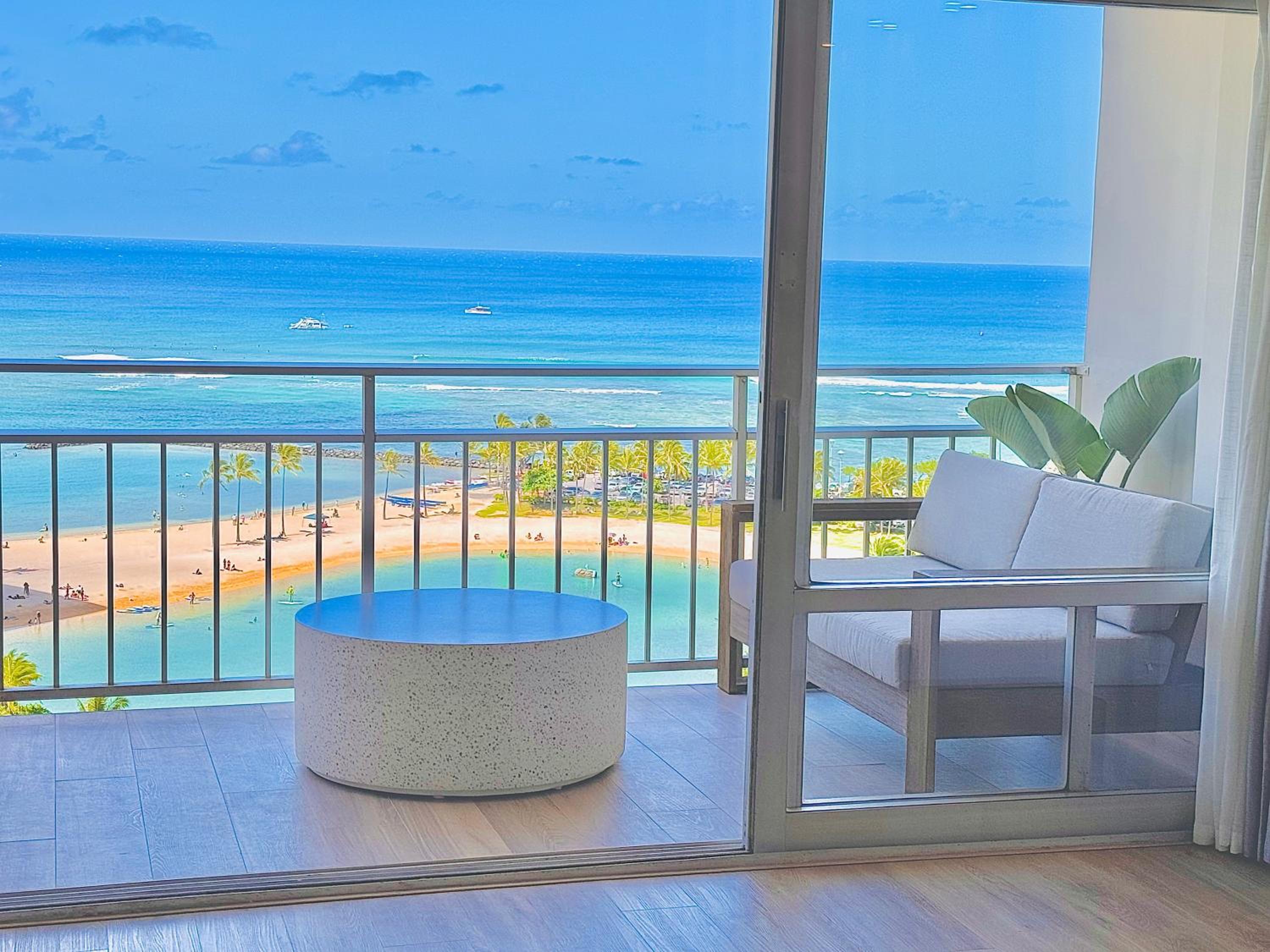 Panoramic Oceanview Resort - Full Kitchen in Each Unit, 2 Swimming Pools, Onsite Restaurants, Fireworks Every Friday: balcony & terrace photo