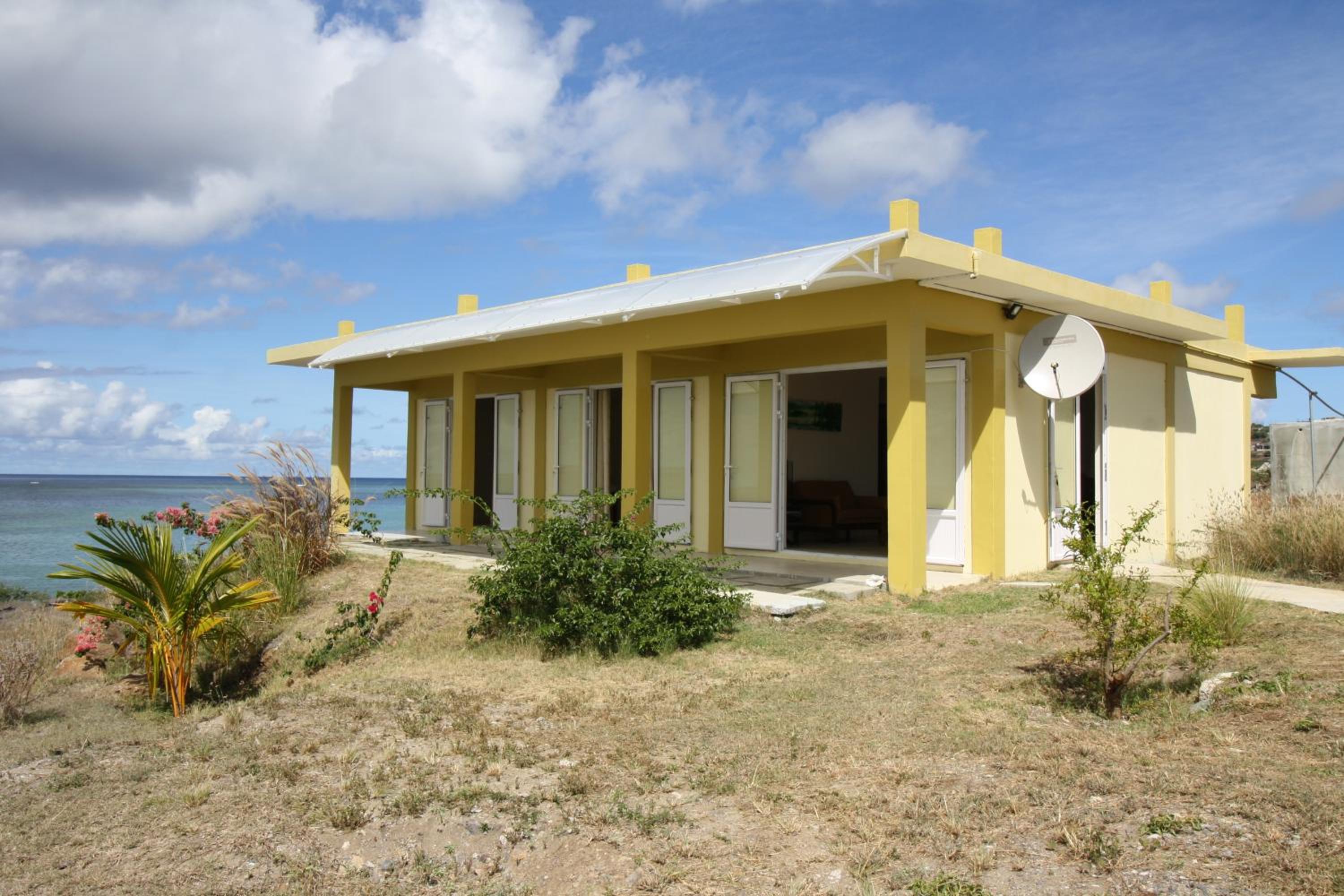 Three-Bedroom Villa - Photo 3
