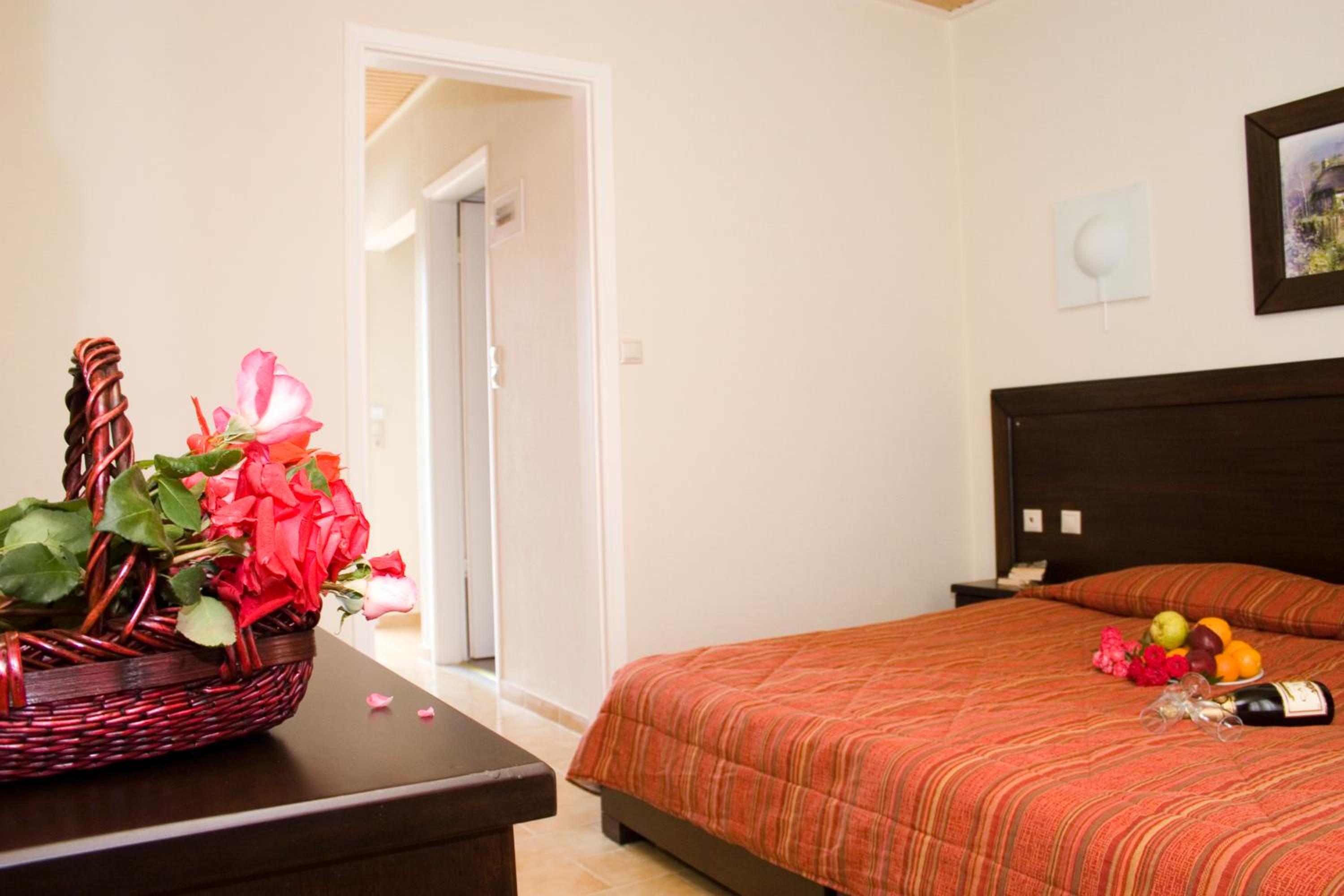 Two-Bedroom Apartment with Pool View photo 1