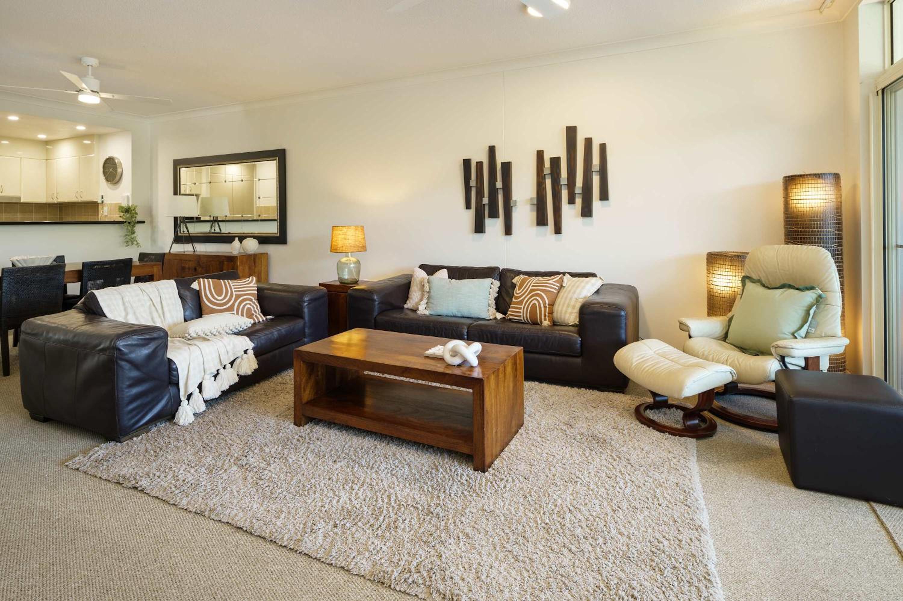 Three-Bedroom Apartment with Balcony photo 1