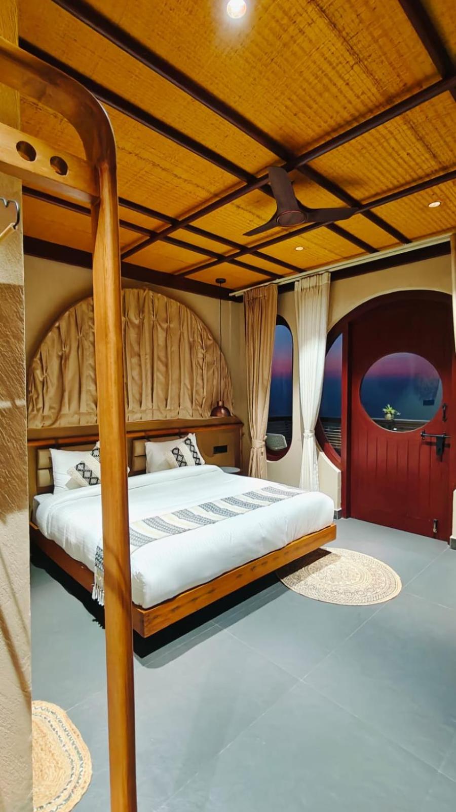 Deluxe Double Room with Balcony
