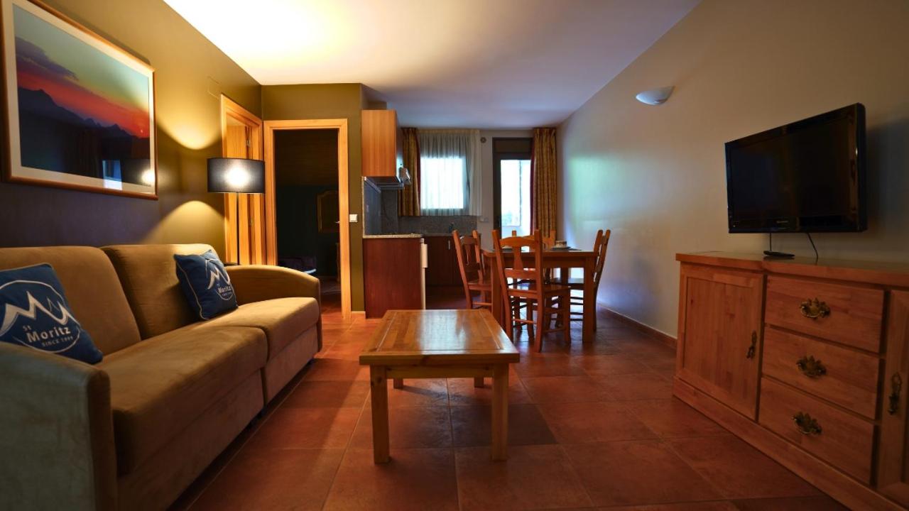 Apartment with Balcony photo 1