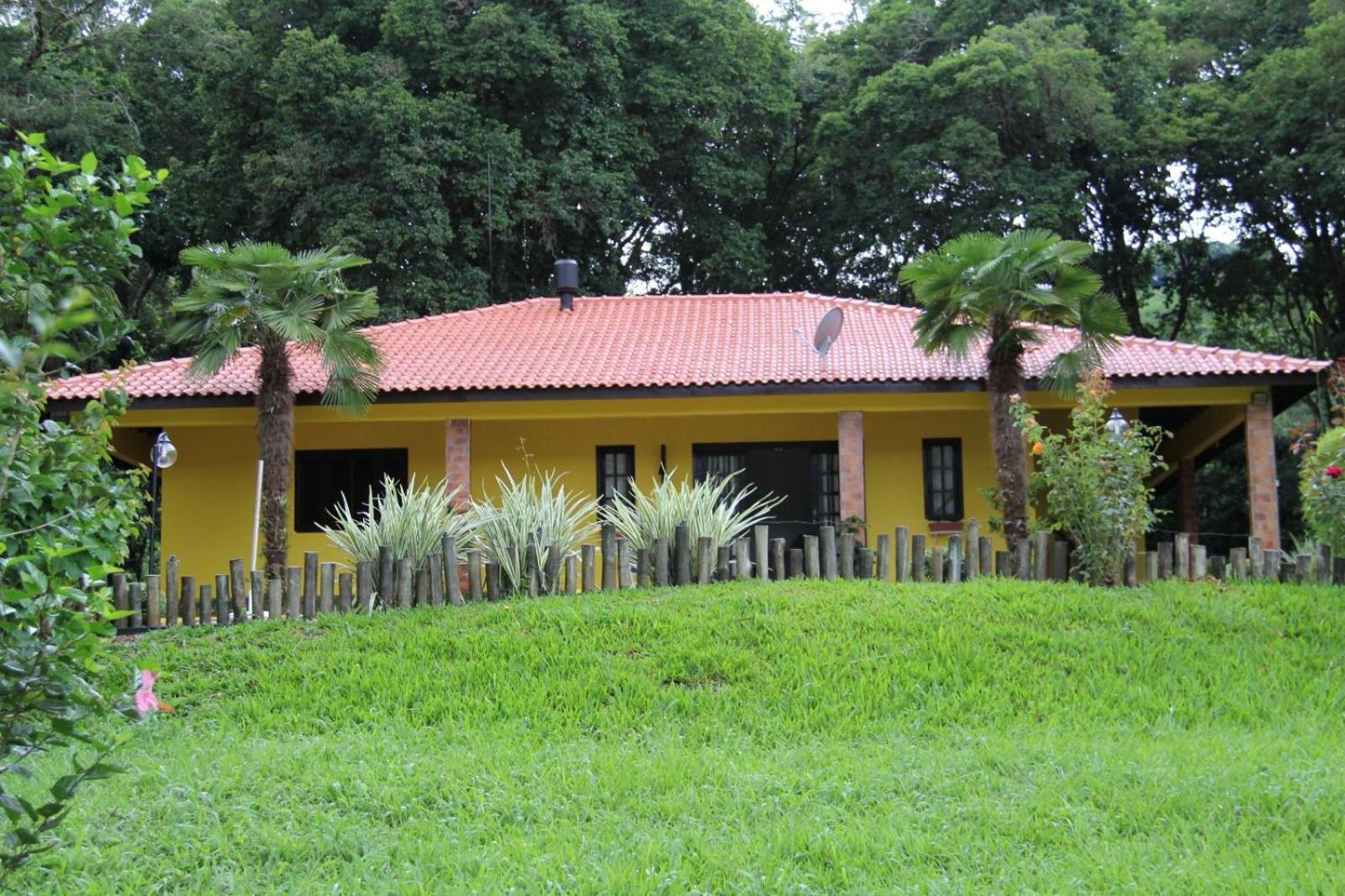 Three-Bedroom House photo 3