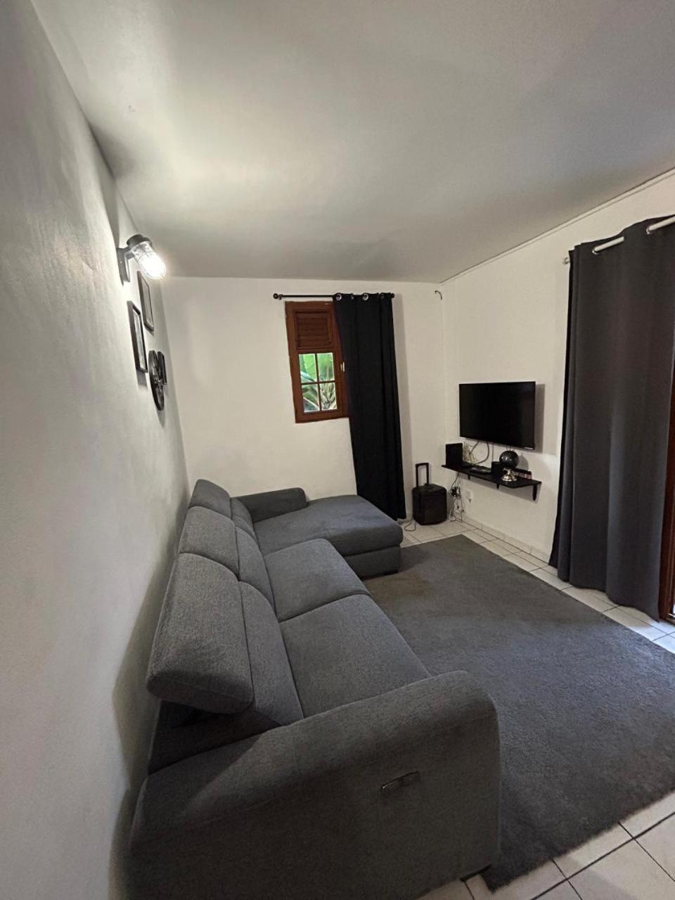 Two-Bedroom House photo 3