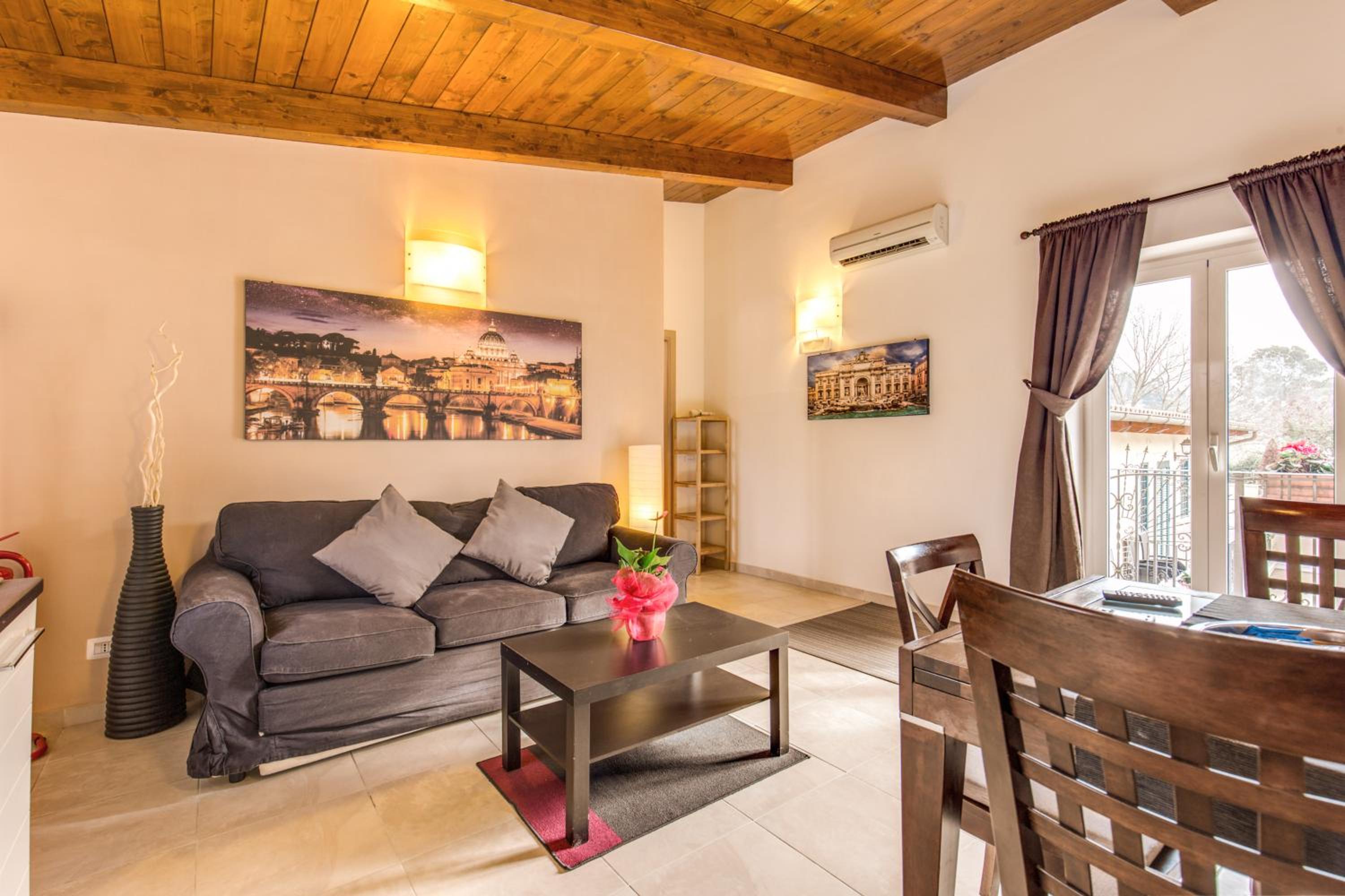 Superior One-Bedroom Apartment with Balcony photo 1