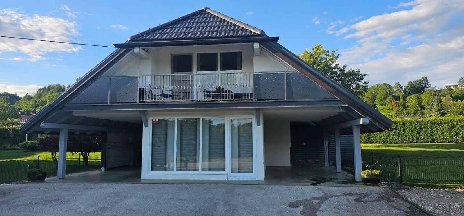 One-Bedroom House photo 1