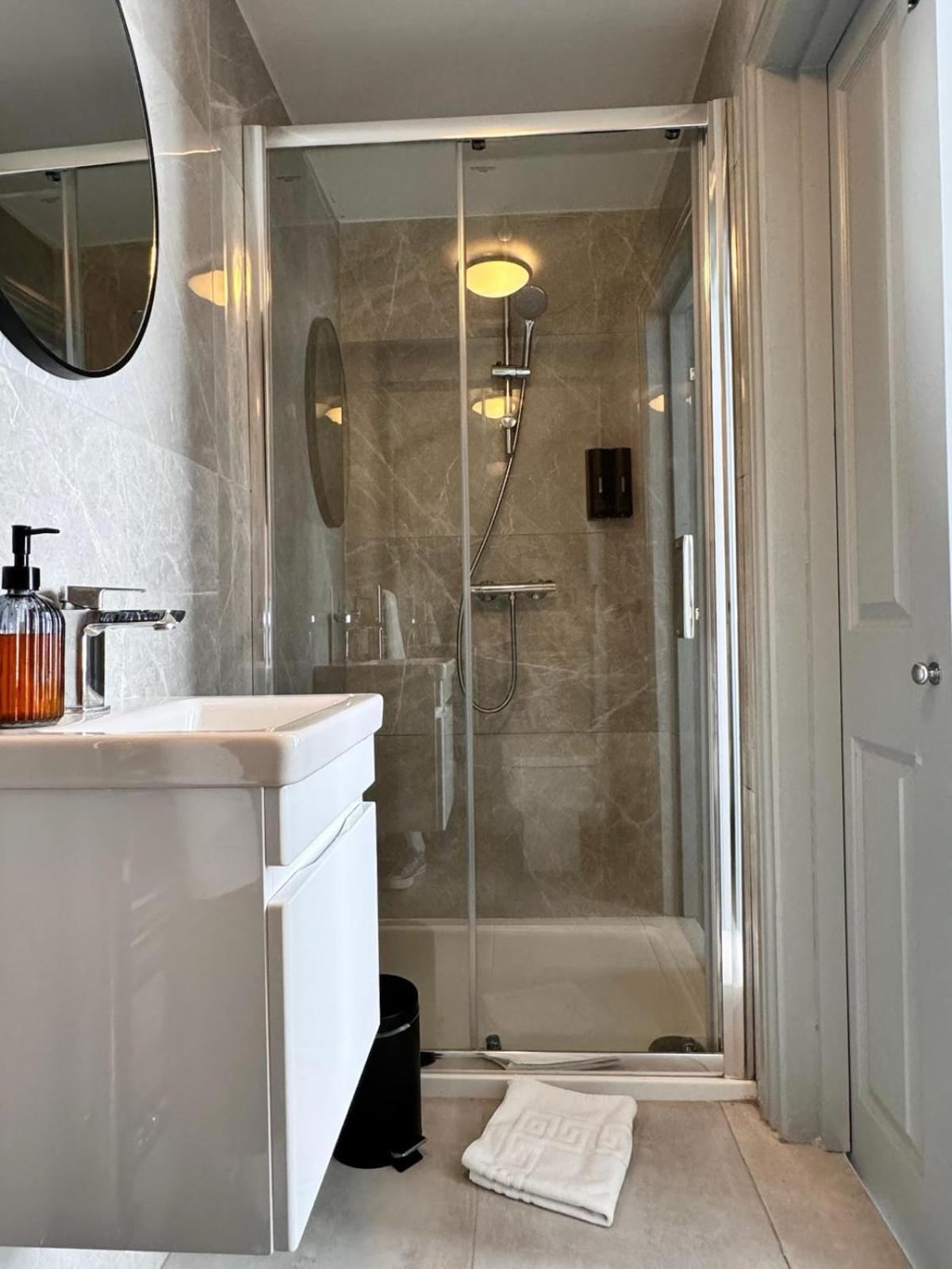 Deluxe Suite photo 2