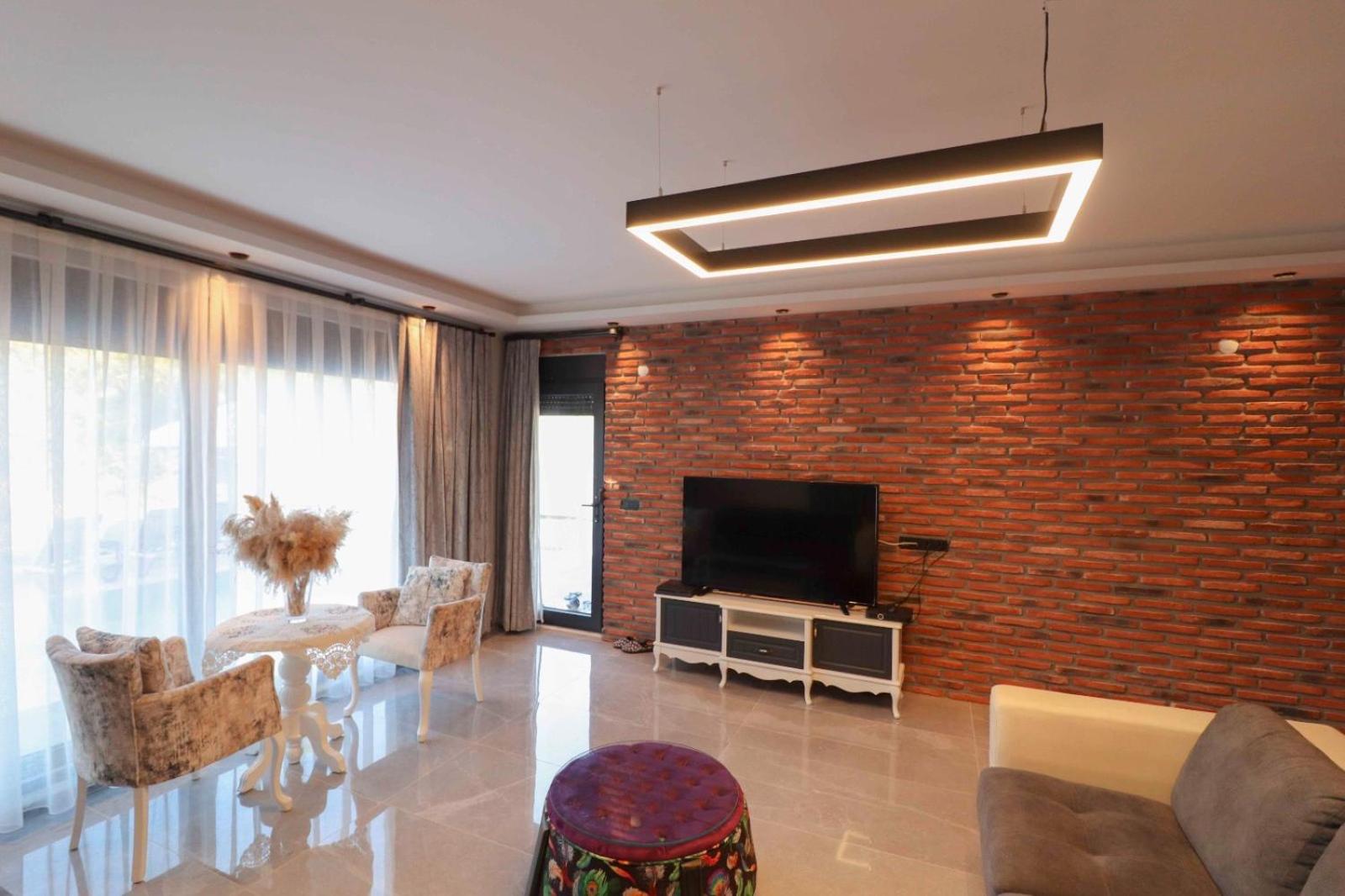 Three-Bedroom Villa photo 2