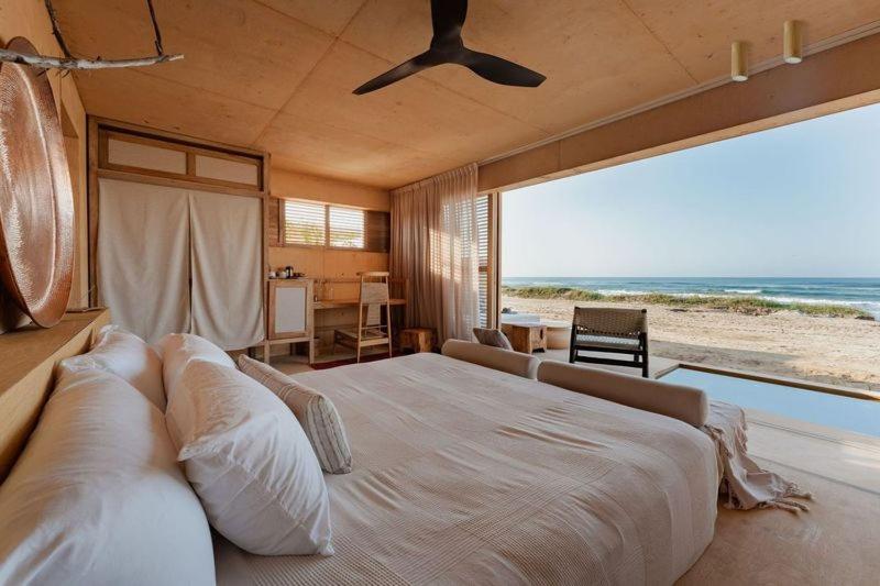 Deluxe Suite with Sea View photo 3