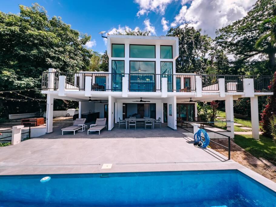 Three-Bedroom Villa photo 1
