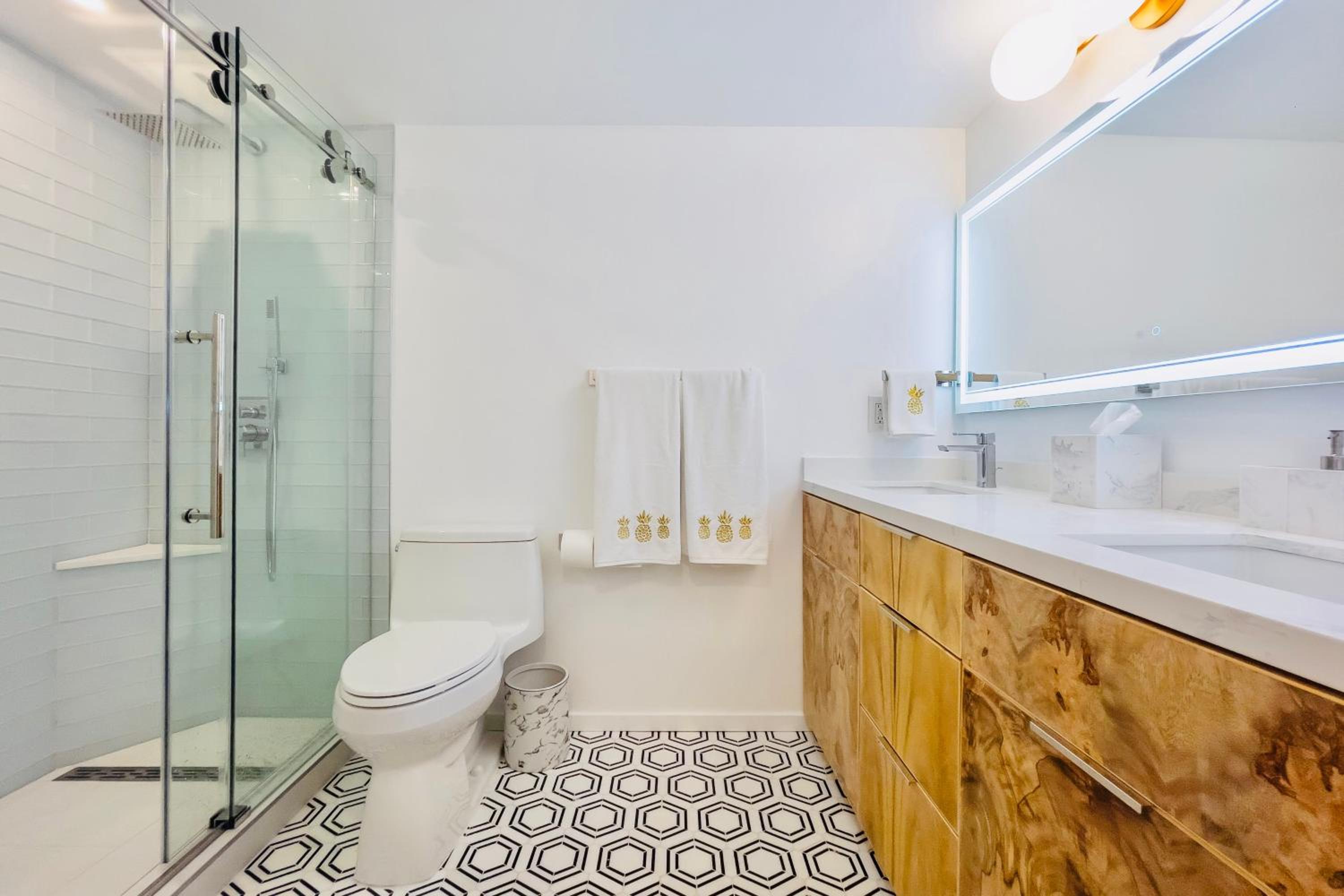 Panoramic Oceanview Resort - Full Kitchen in Each Unit, 2 Swimming Pools, Onsite Restaurants, Fireworks Every Friday: One-Bedroom Apartment - Oceanfront photo