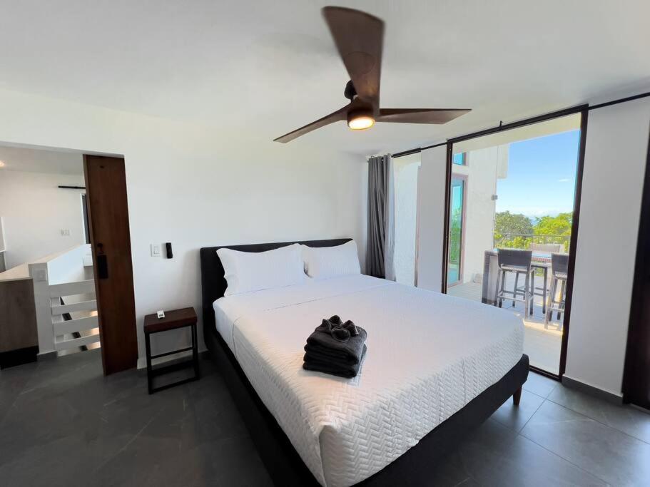 Three-Bedroom Villa photo 3