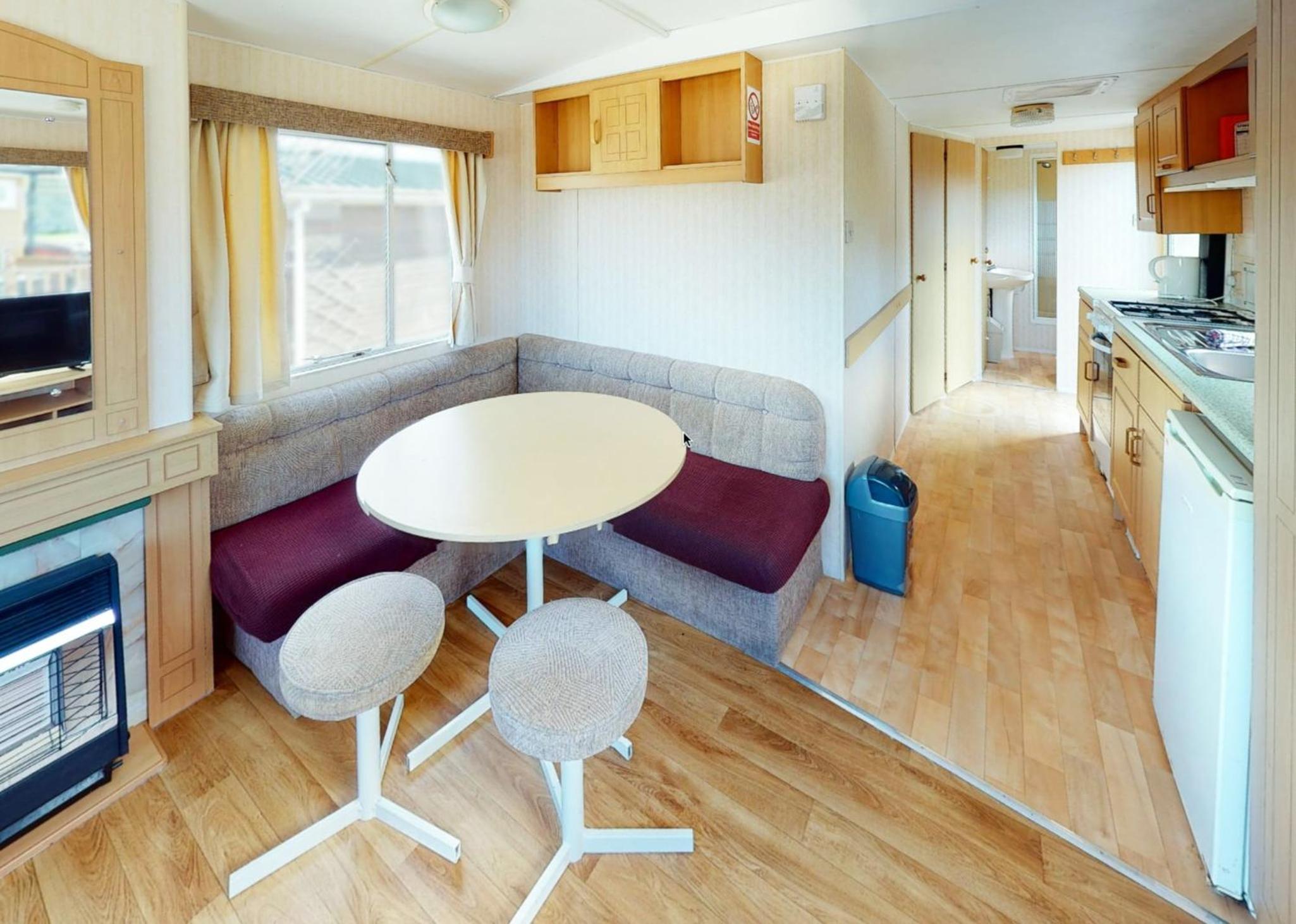 Mobile Home photo 3