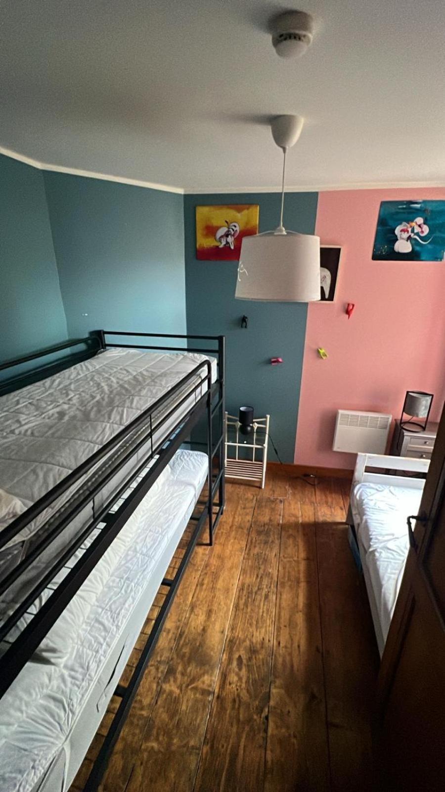 Six-Bedroom House photo 1