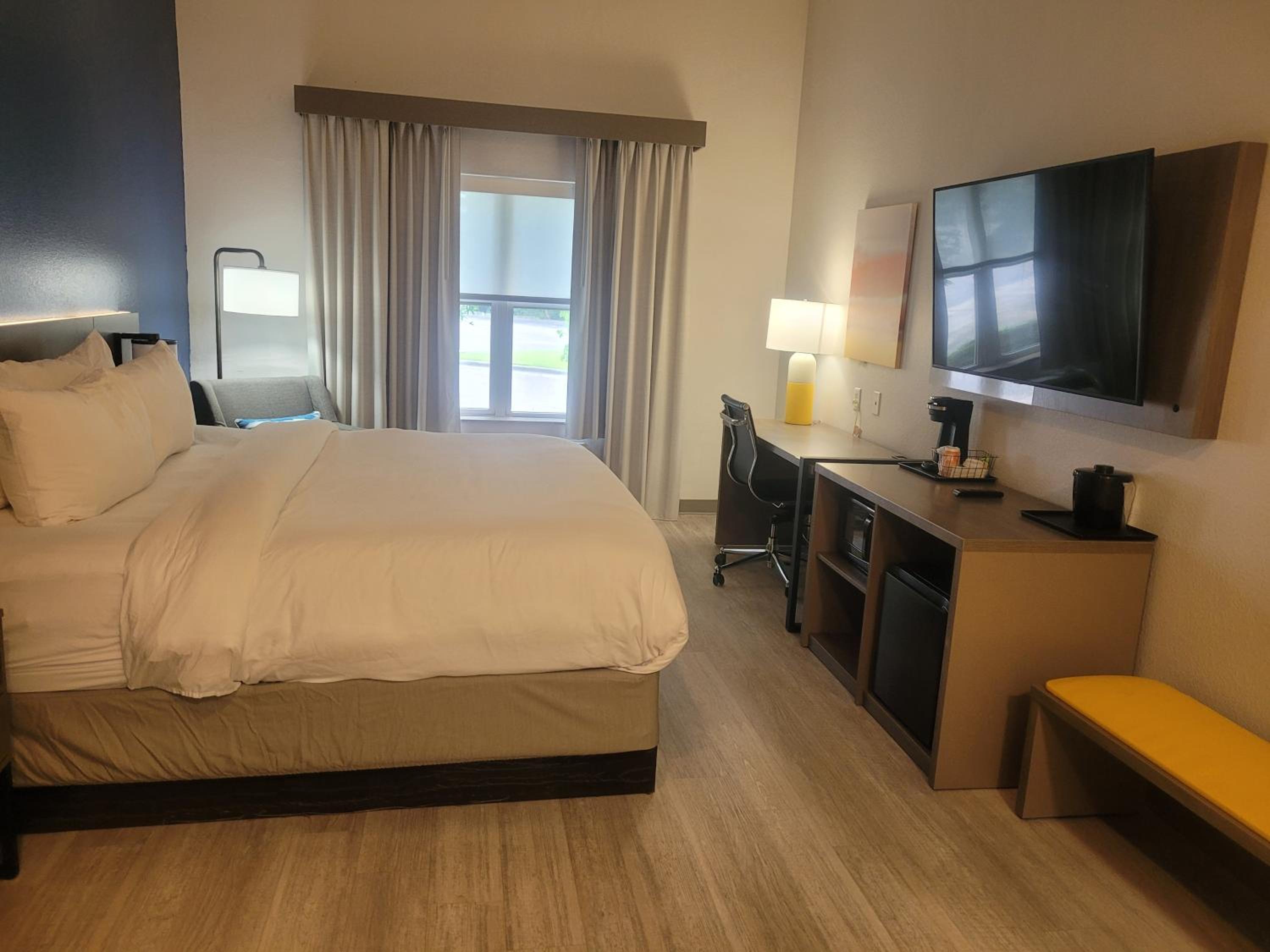 King Room - Disability Access/Non-Smoking - Photo 2
