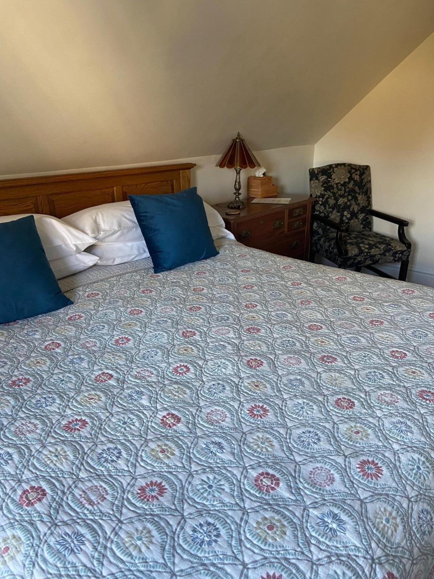 Deluxe King Room photo 2