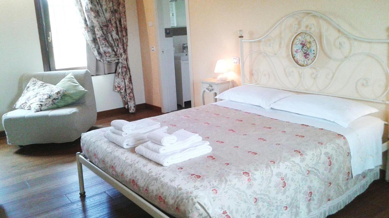 Deluxe Double Room - Photo 1