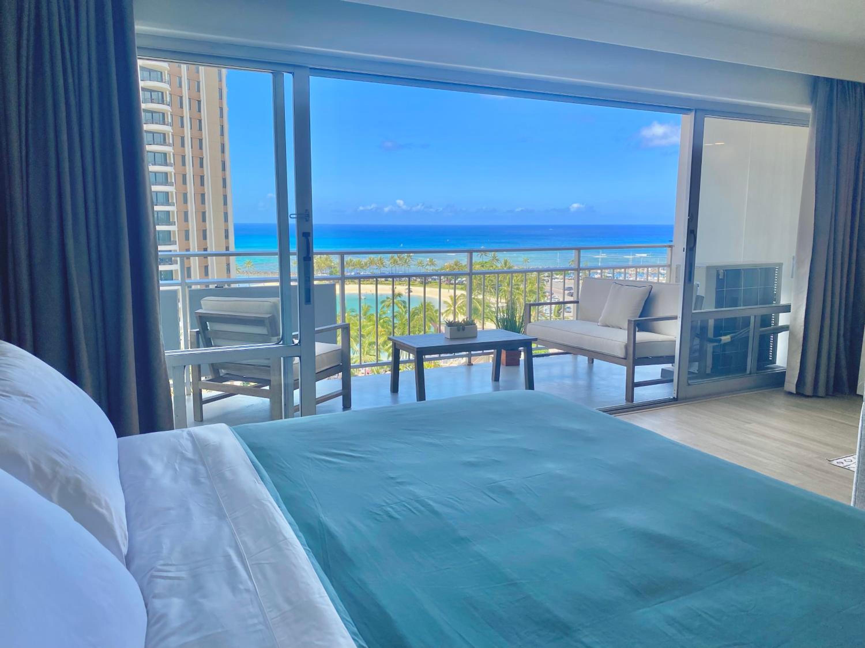 One-Bedroom Apartment - Oceanfront photo 3
