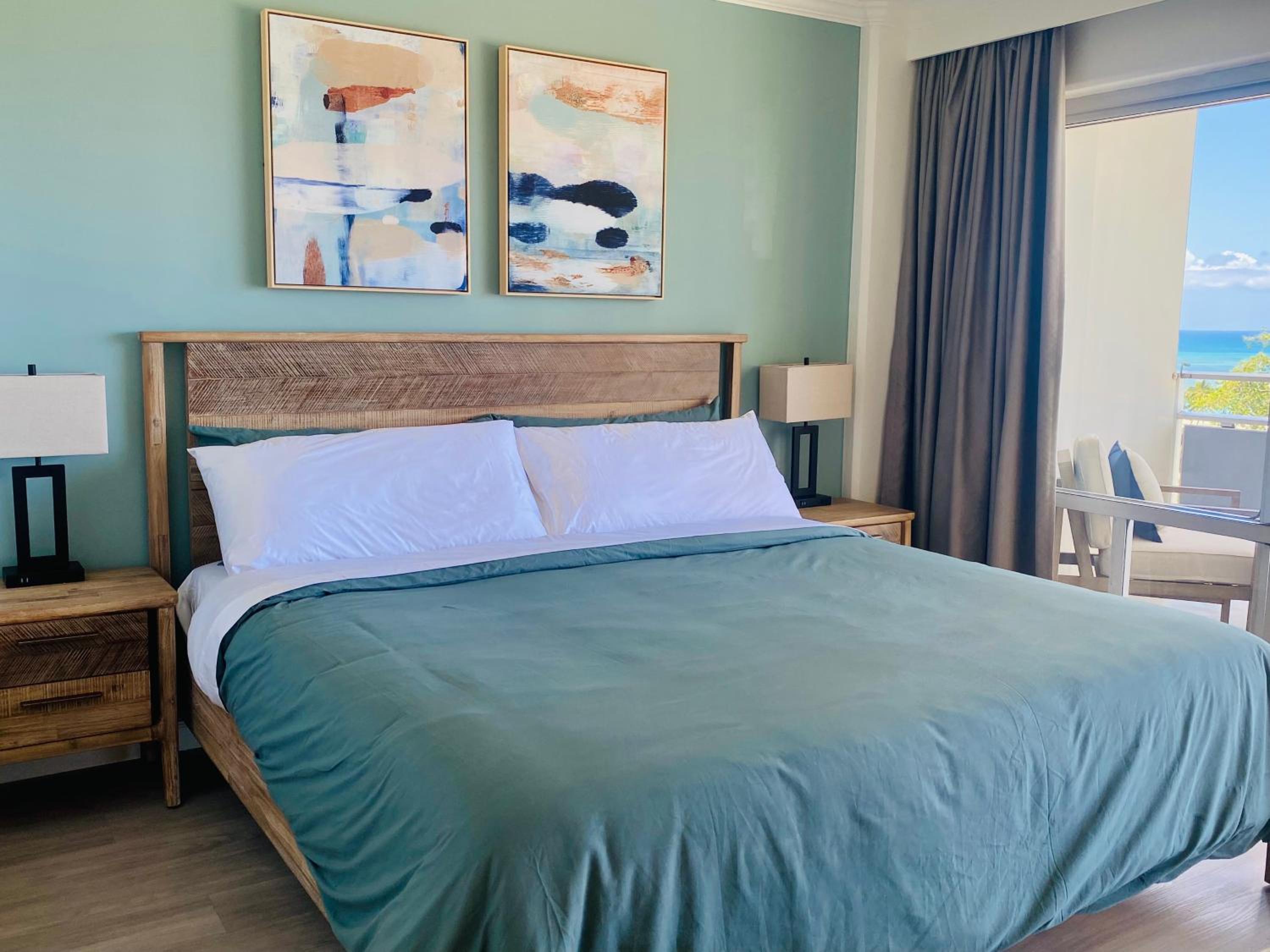 Panoramic Oceanview Resort - Full Kitchen in Each Unit, 2 Swimming Pools, Onsite Restaurants, Fireworks Every Friday: One-Bedroom Apartment - Oceanfront photo
